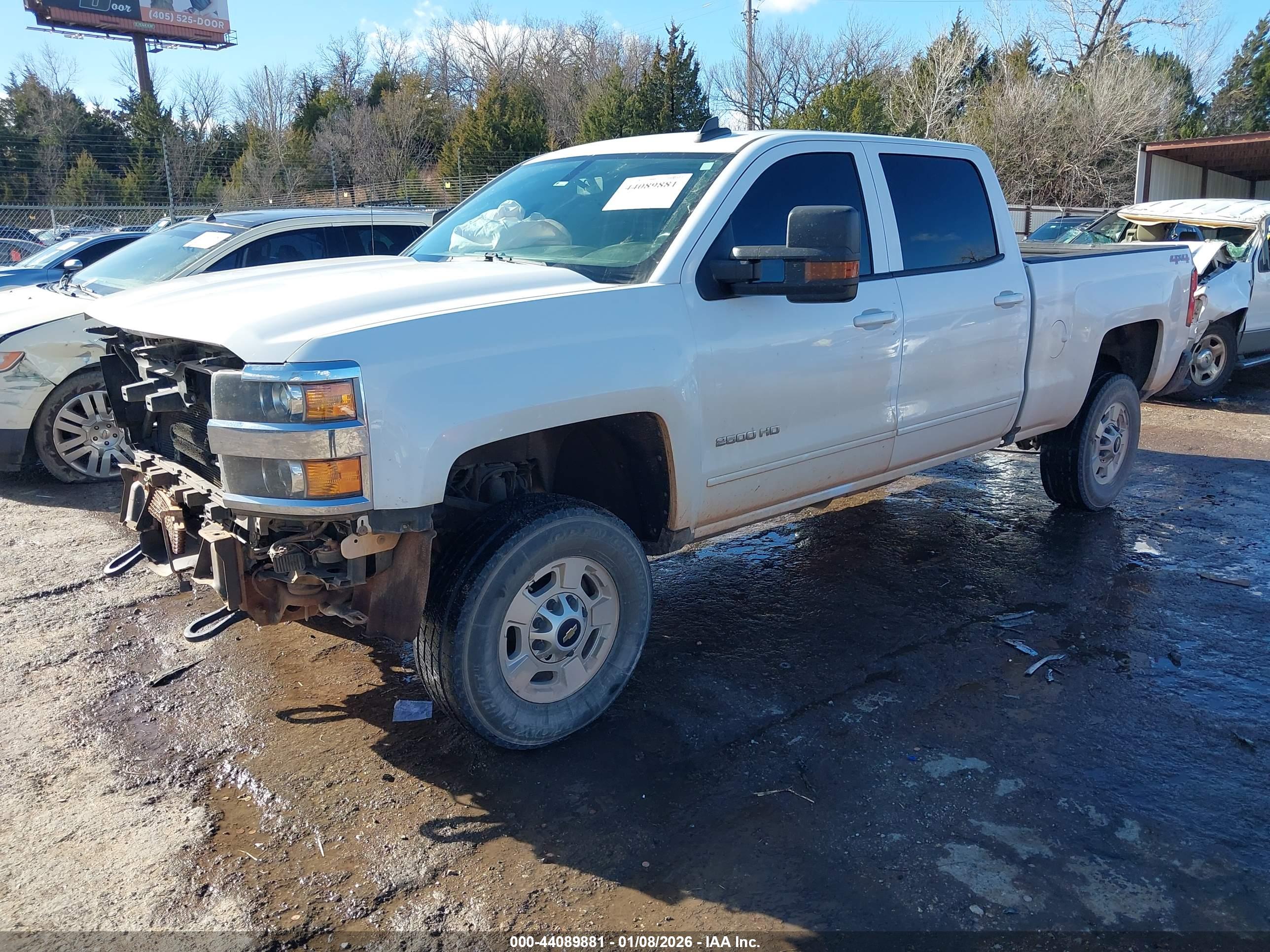 CHEVROLET SILVERADO image 2