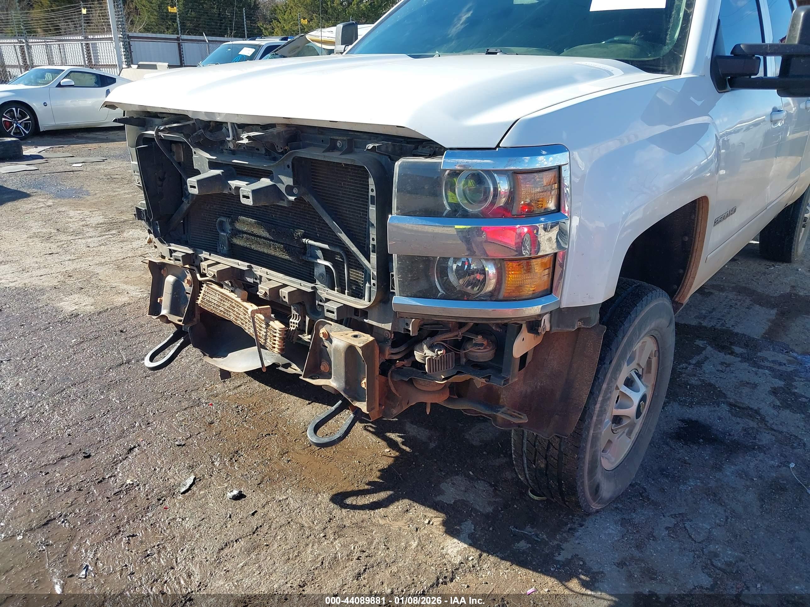 CHEVROLET SILVERADO image 6