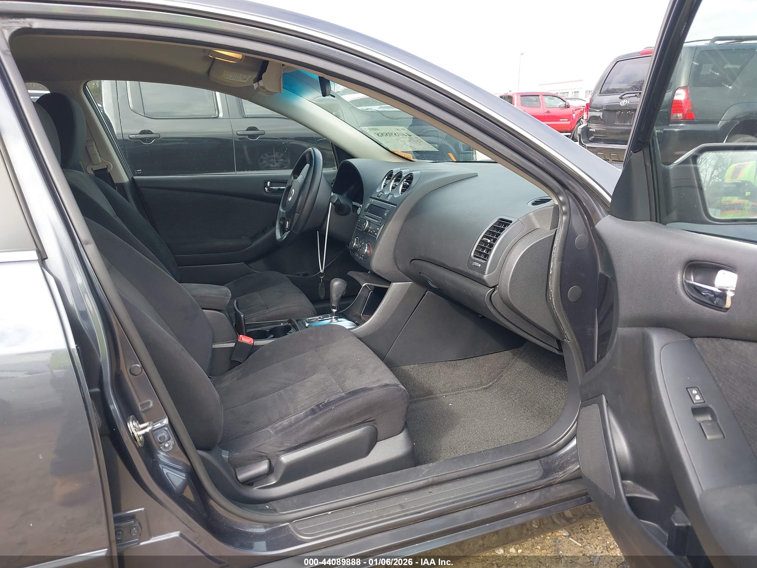 NISSAN ALTIMA image 5