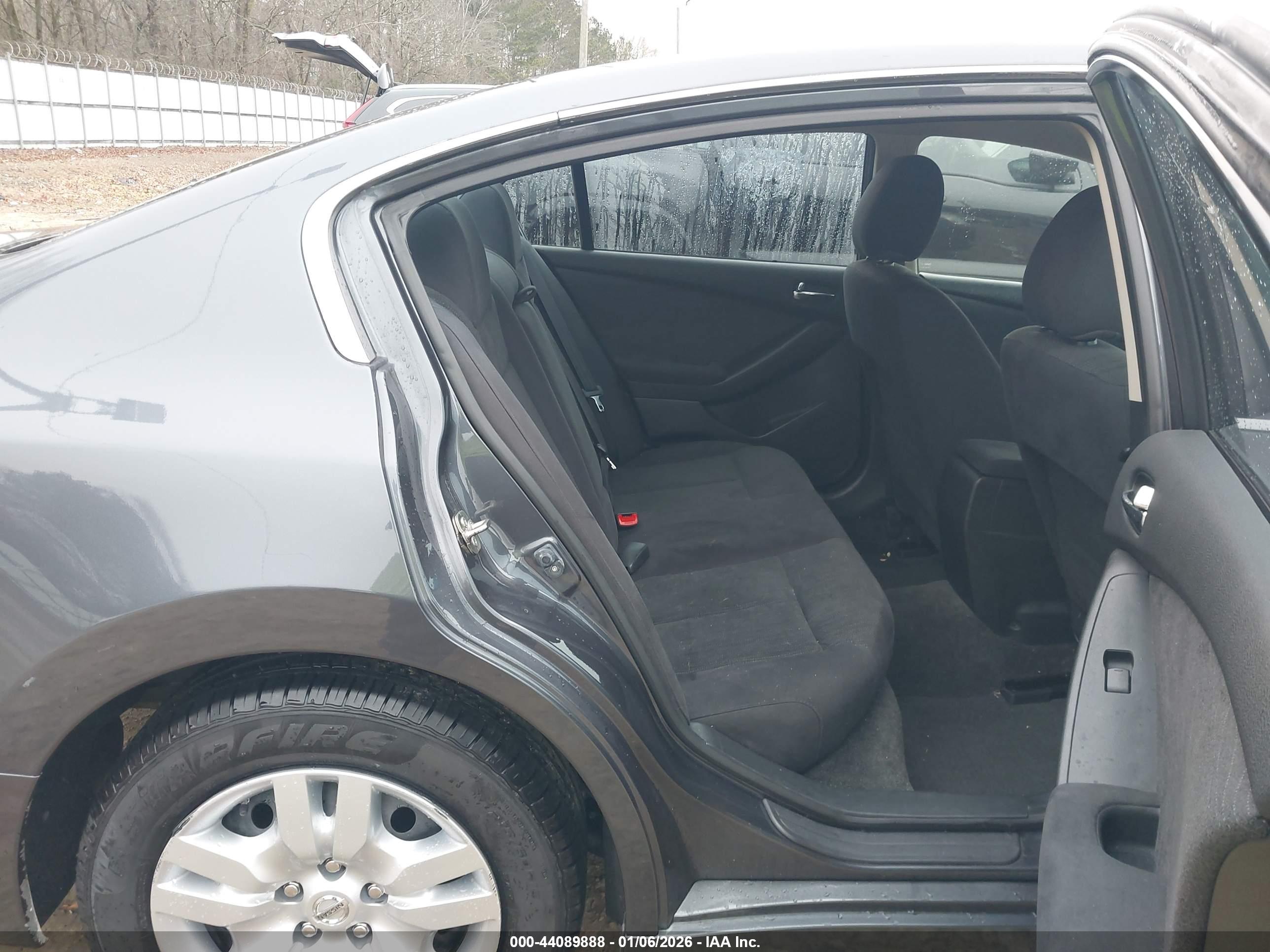 NISSAN ALTIMA image 8