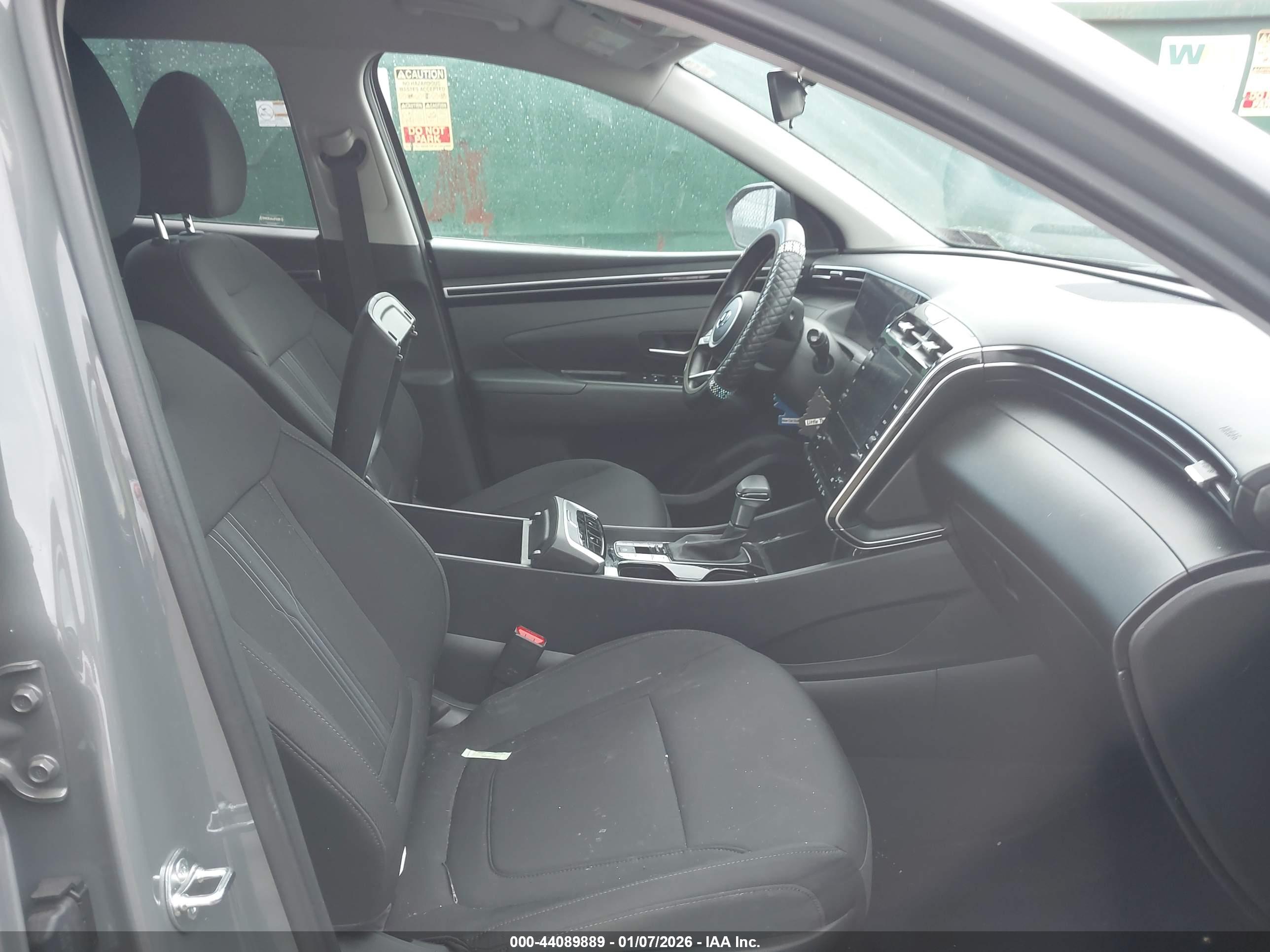 HYUNDAI TUCSON image 5
