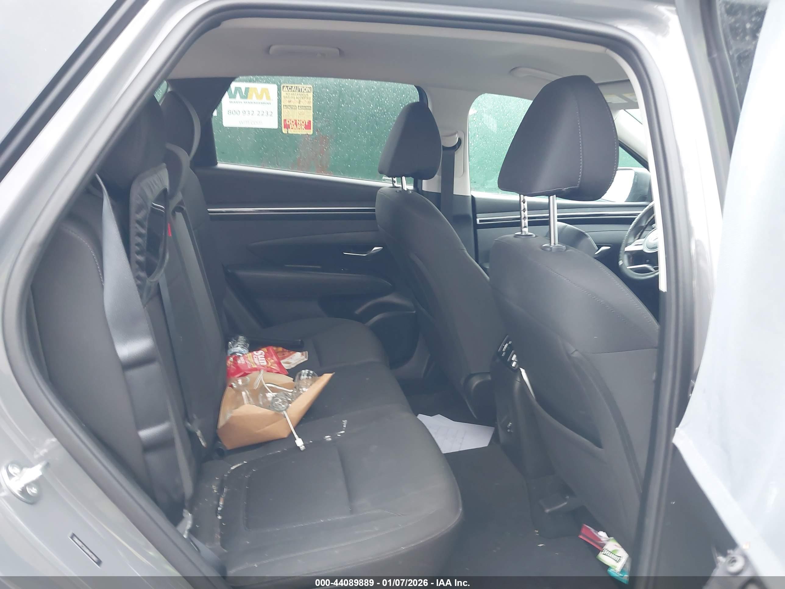 HYUNDAI TUCSON image 8