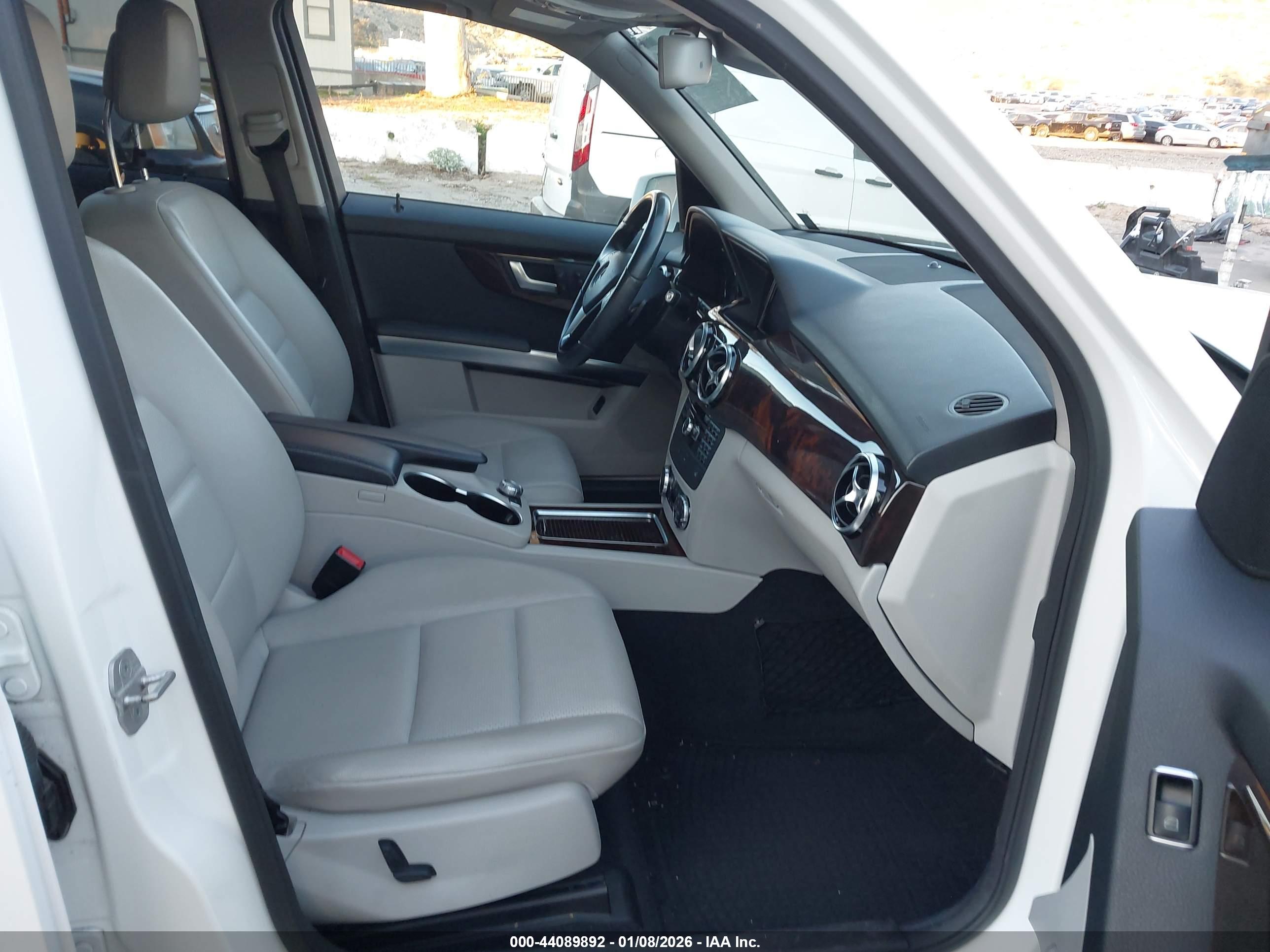 MERCEDES-BENZ GLK image 5