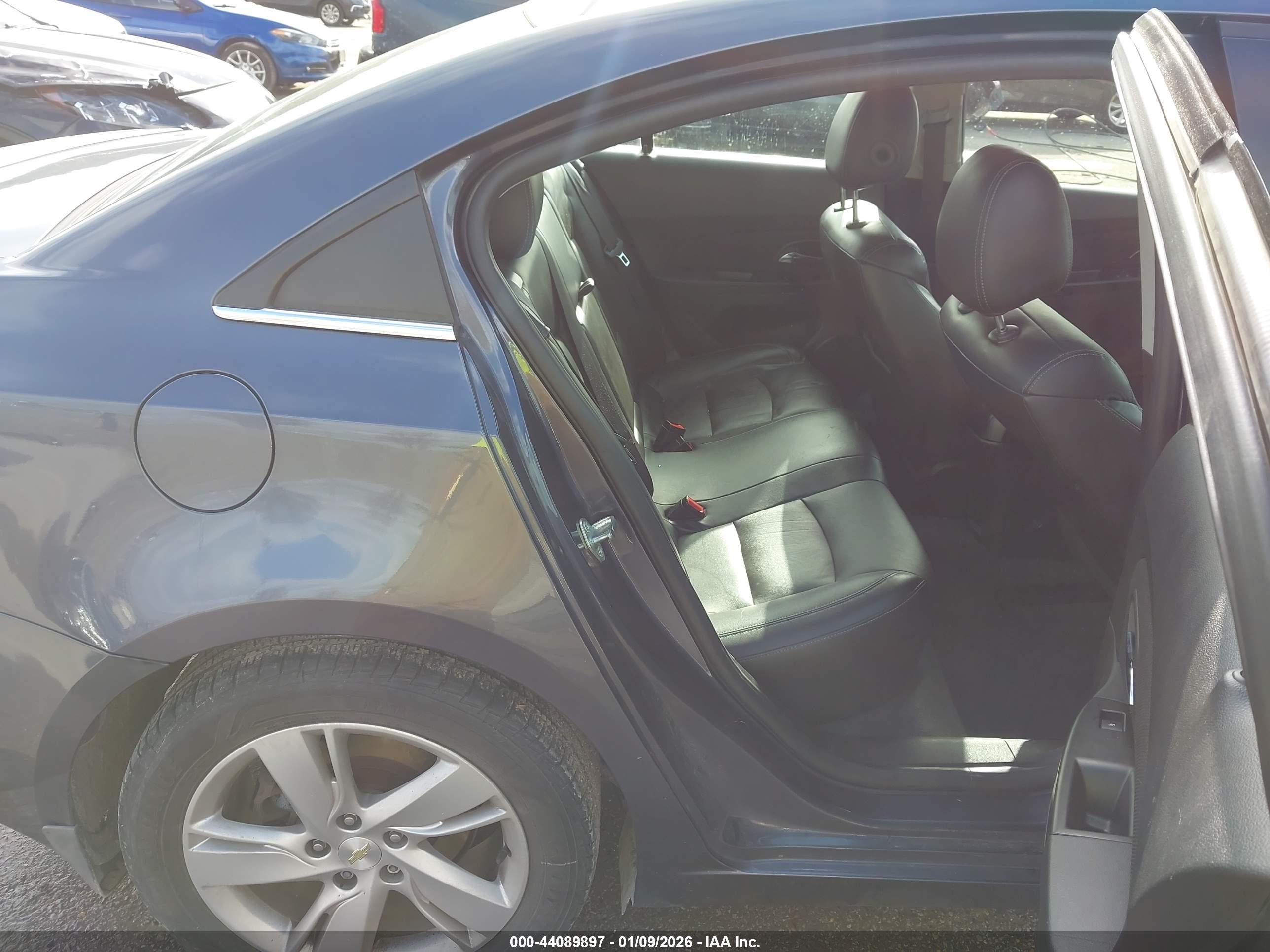 CHEVROLET CRUZE image 8