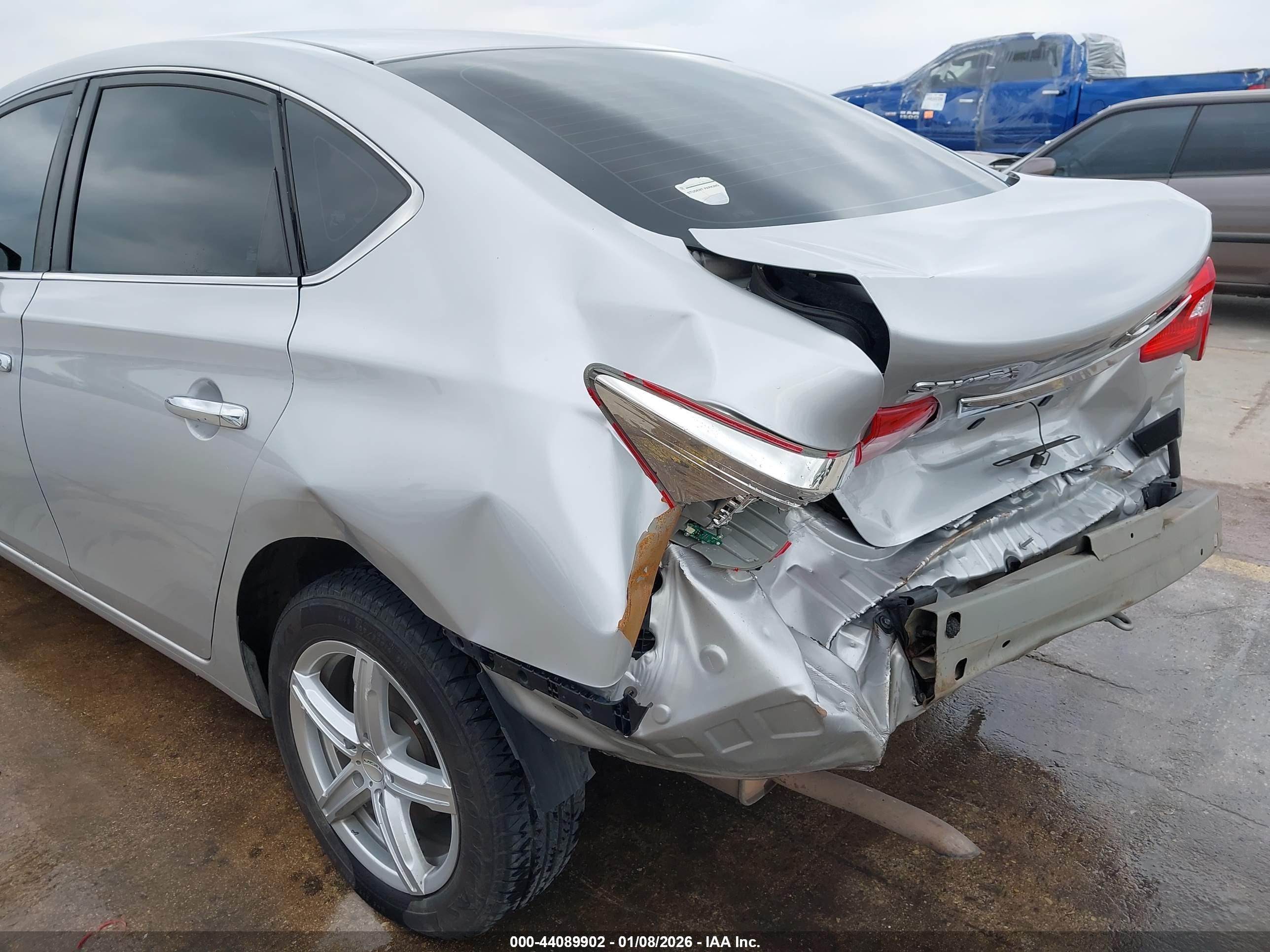 NISSAN SENTRA image 6
