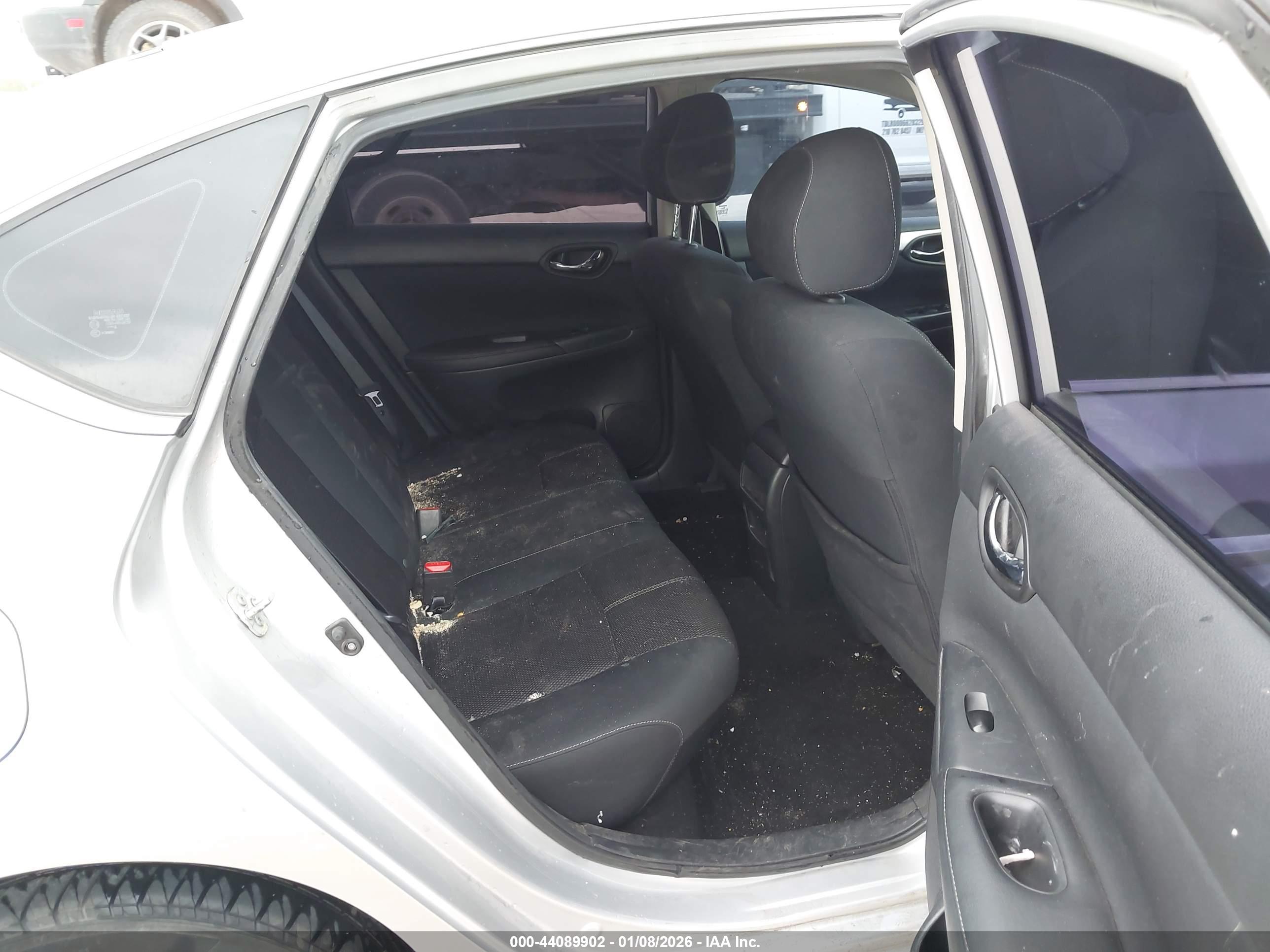 NISSAN SENTRA image 8