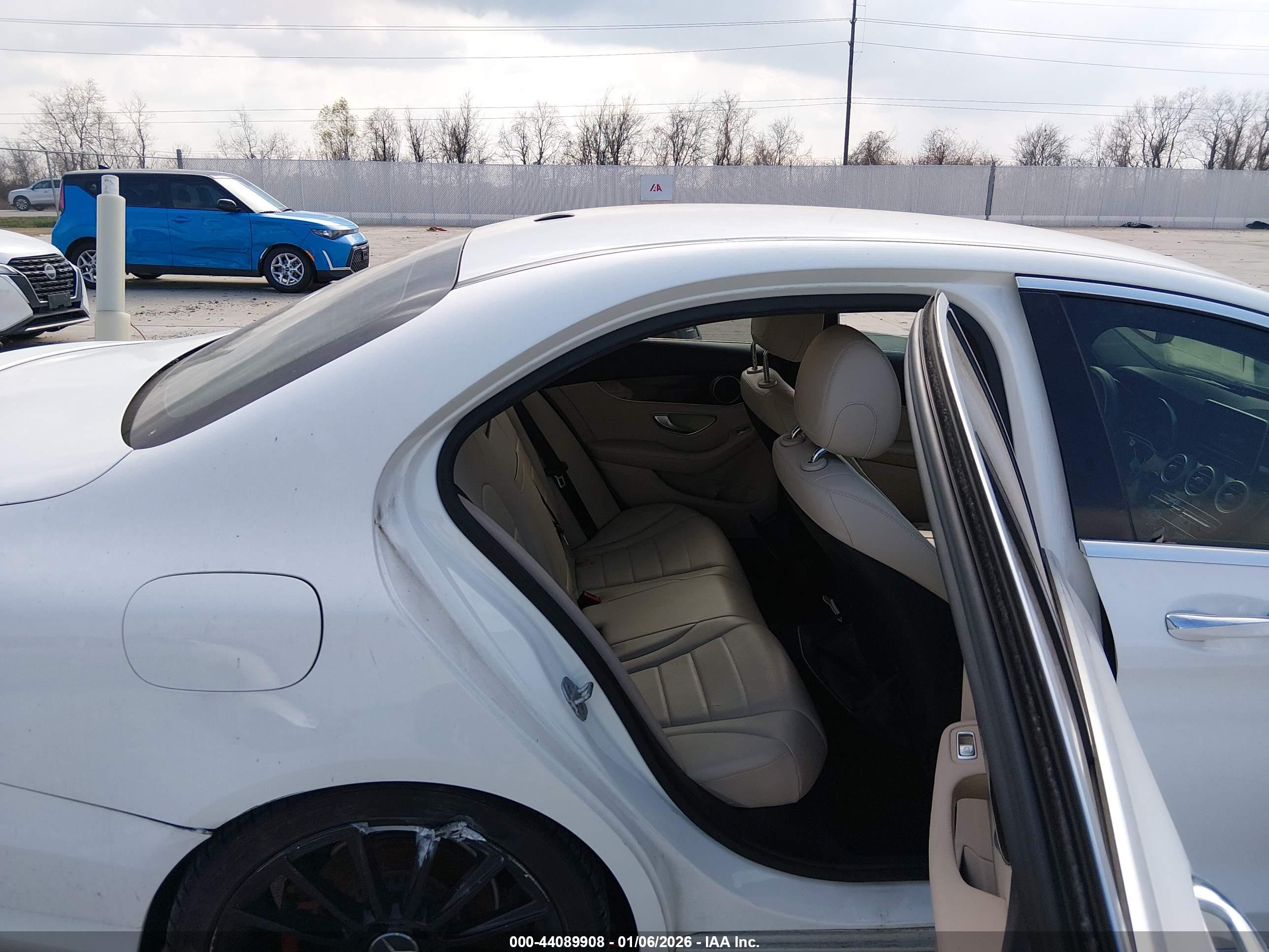 MERCEDES-BENZ C image 8
