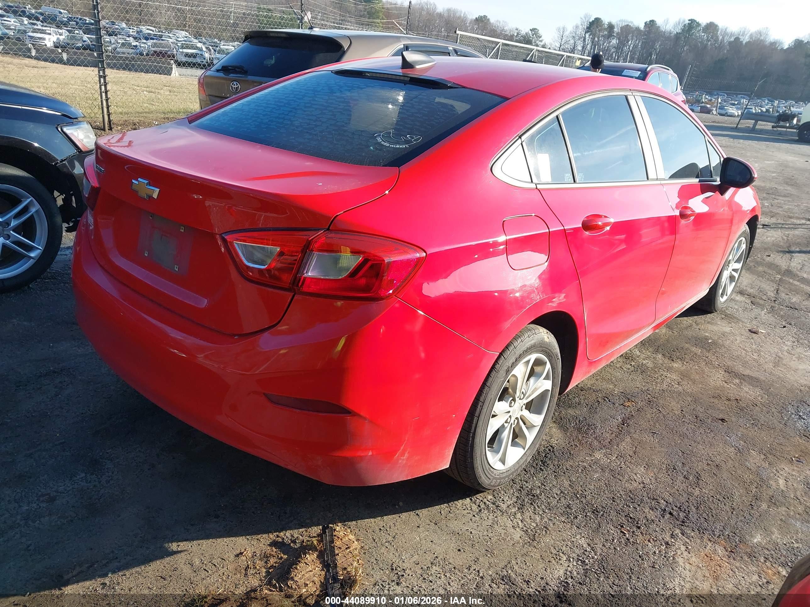 CHEVROLET CRUZE image 4