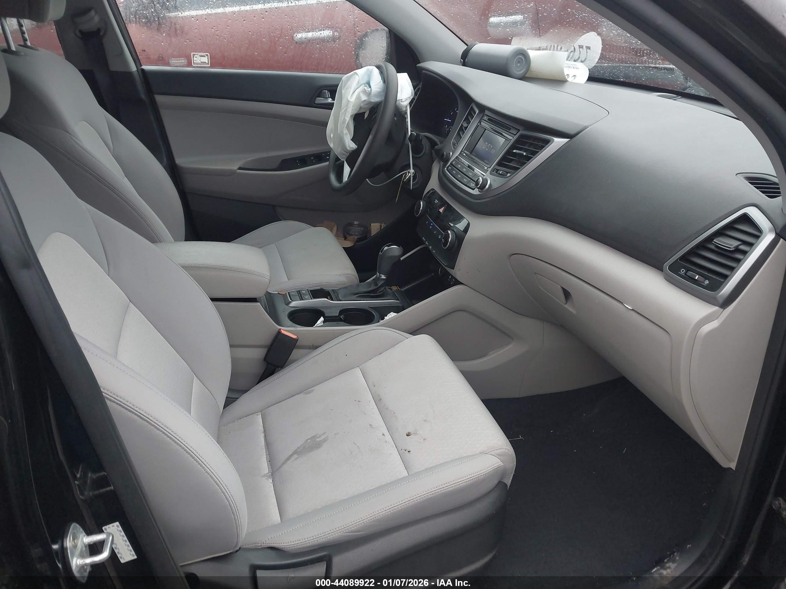 HYUNDAI TUCSON image 5
