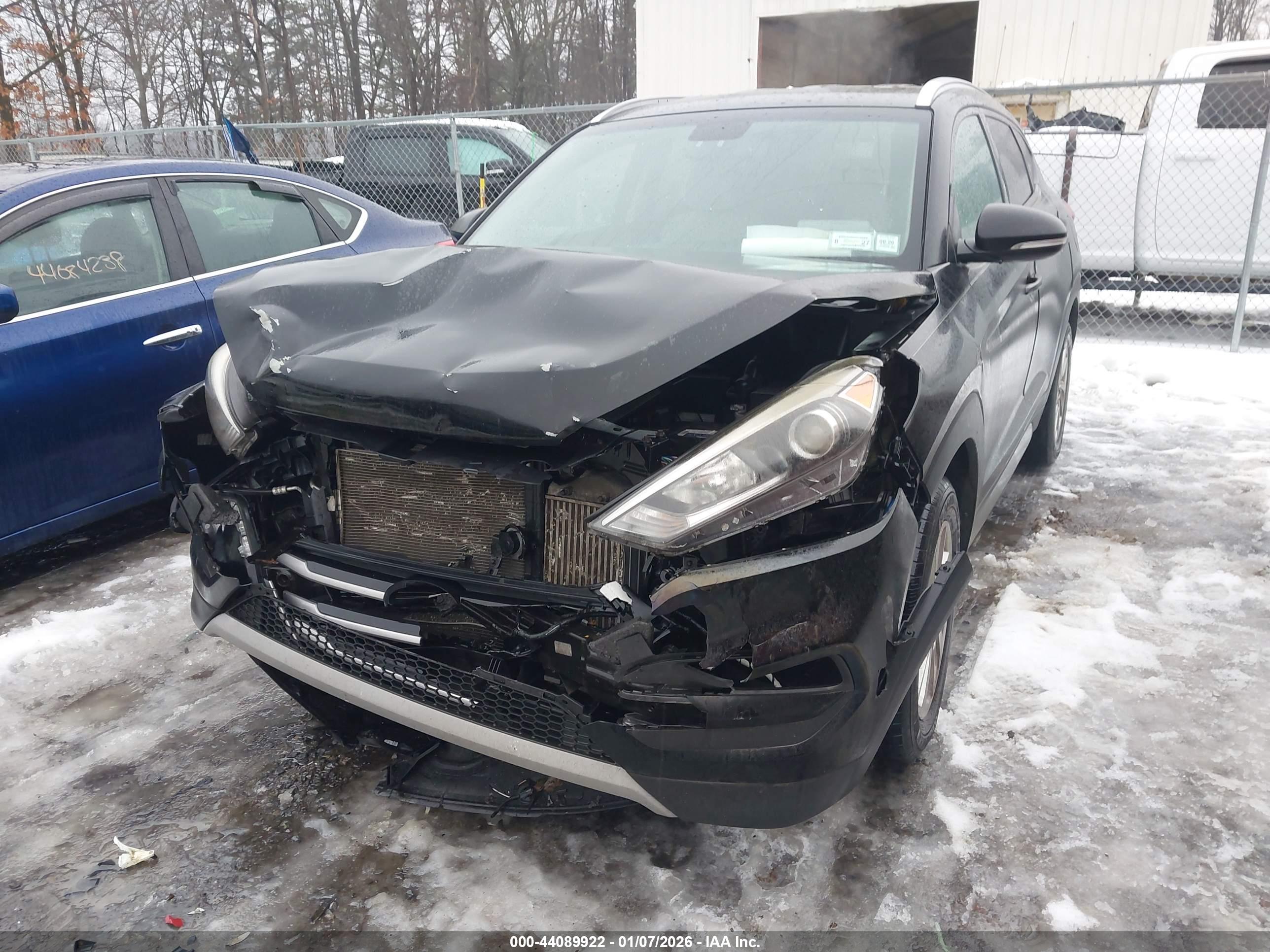HYUNDAI TUCSON image 6