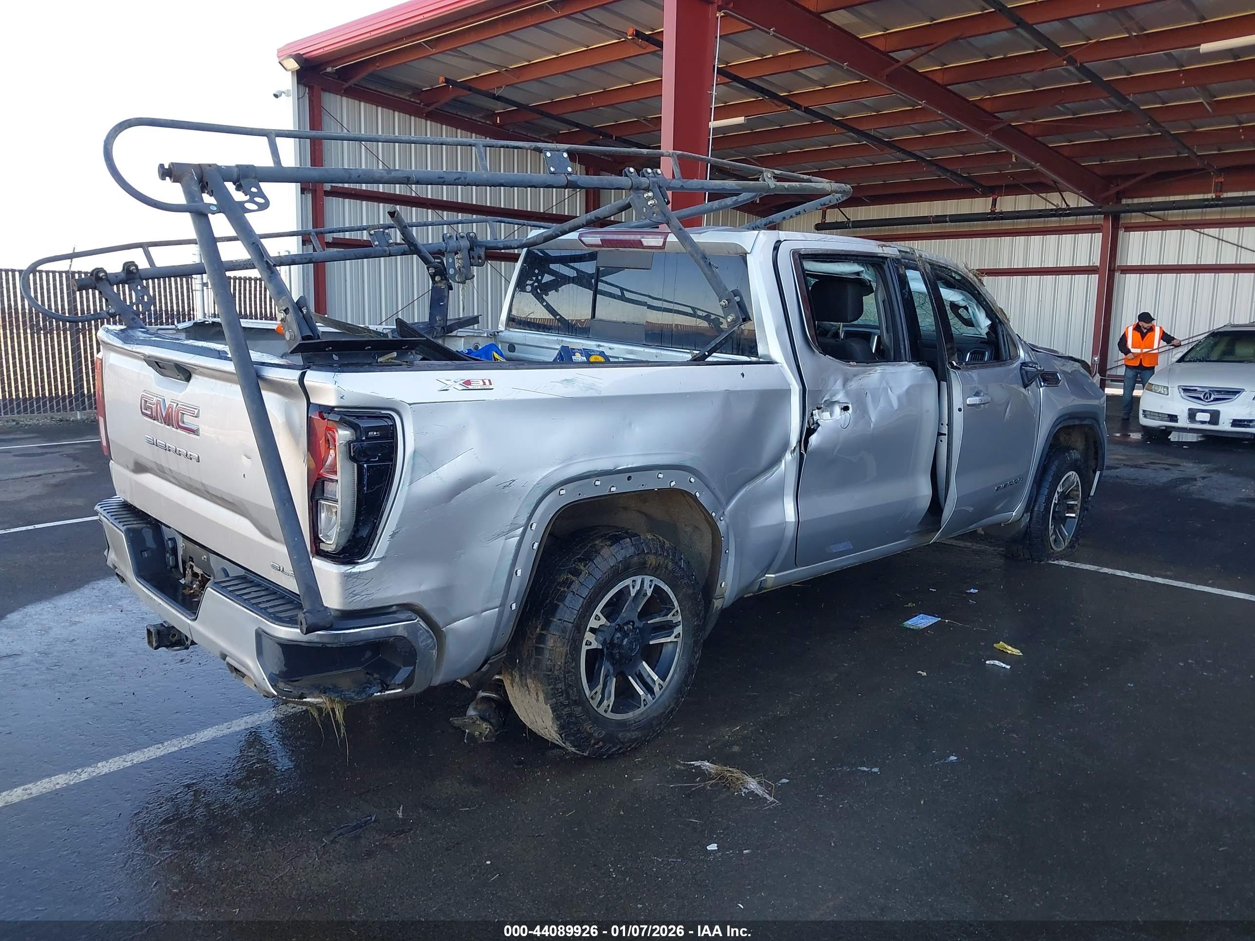 GMC SIERRA image 4
