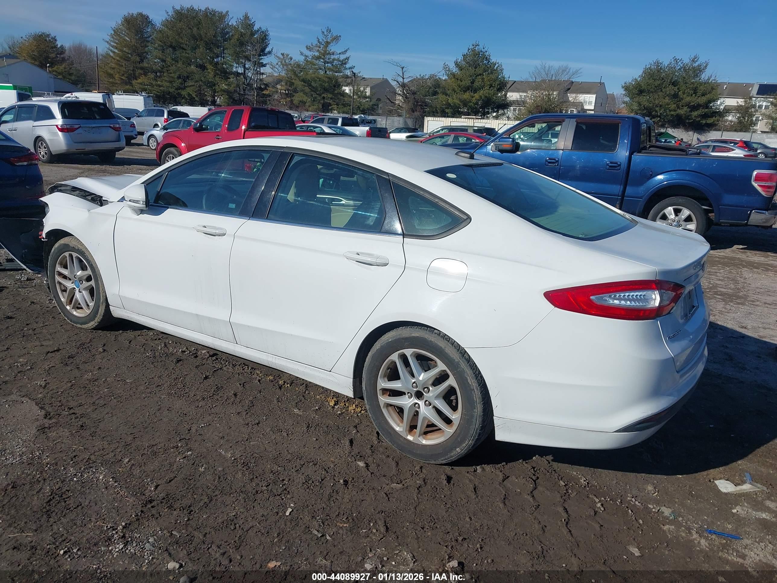 FORD FUSION image 3