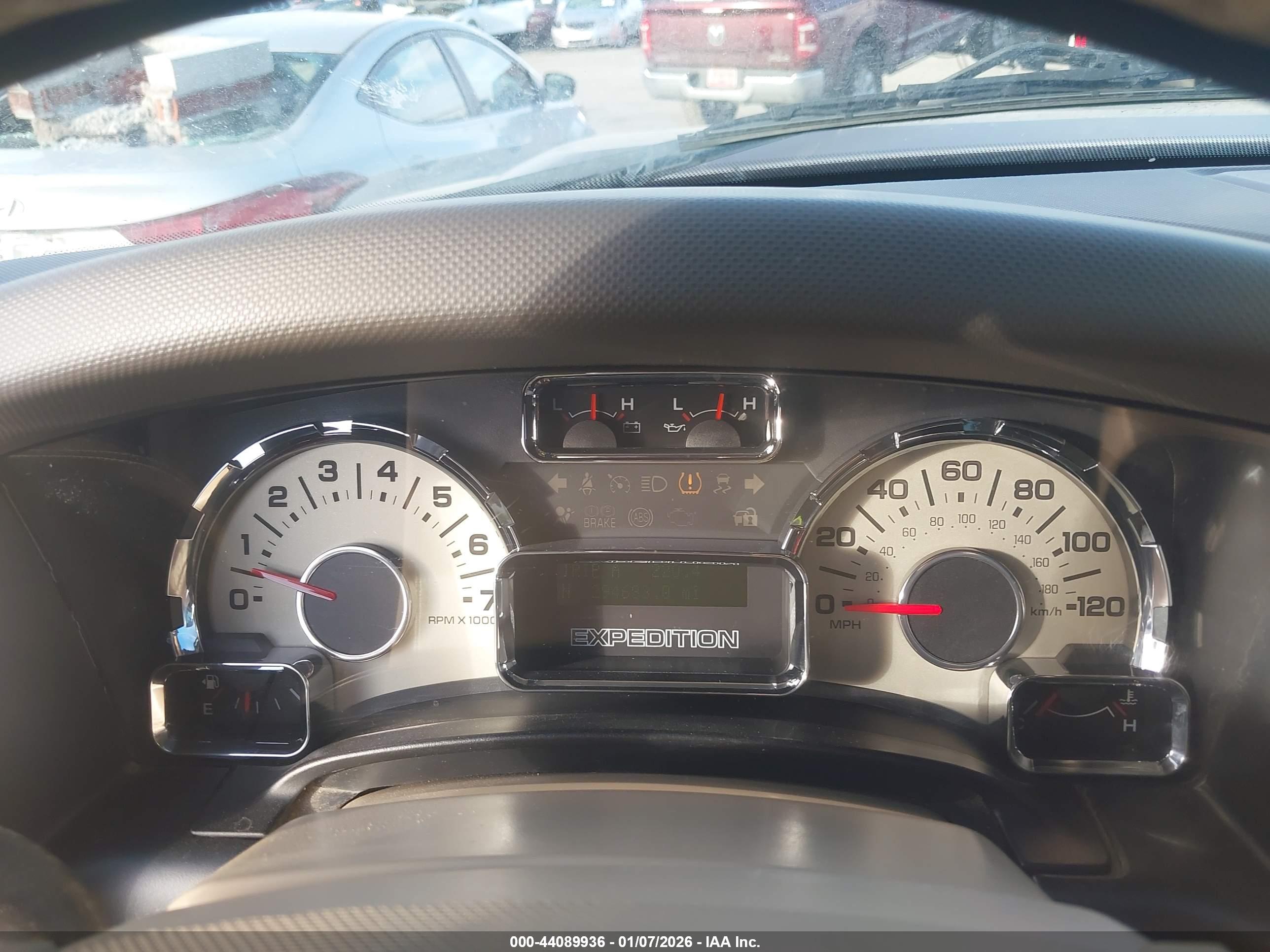 FORD EXPEDITION image 7