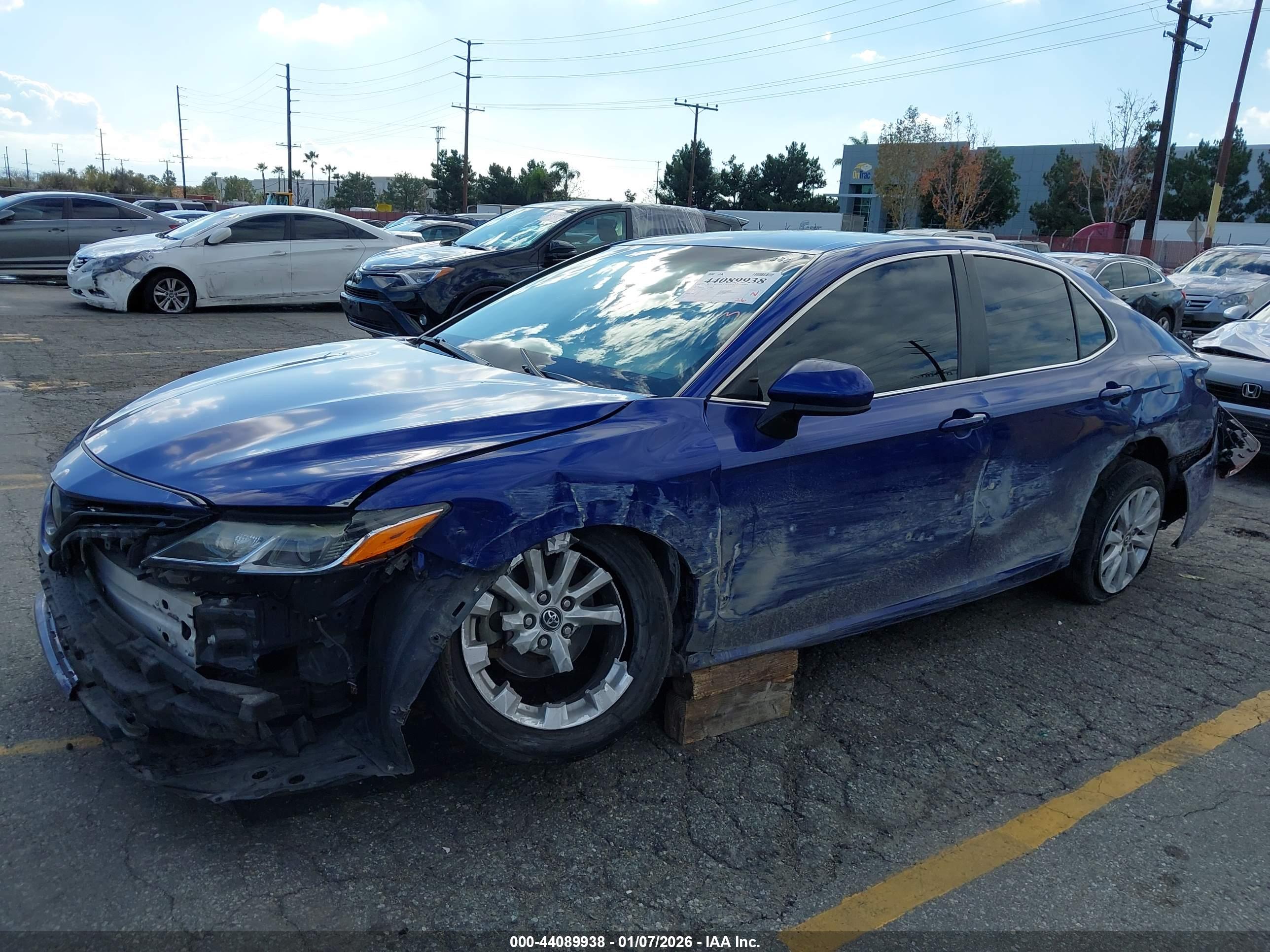 TOYOTA CAMRY image 2