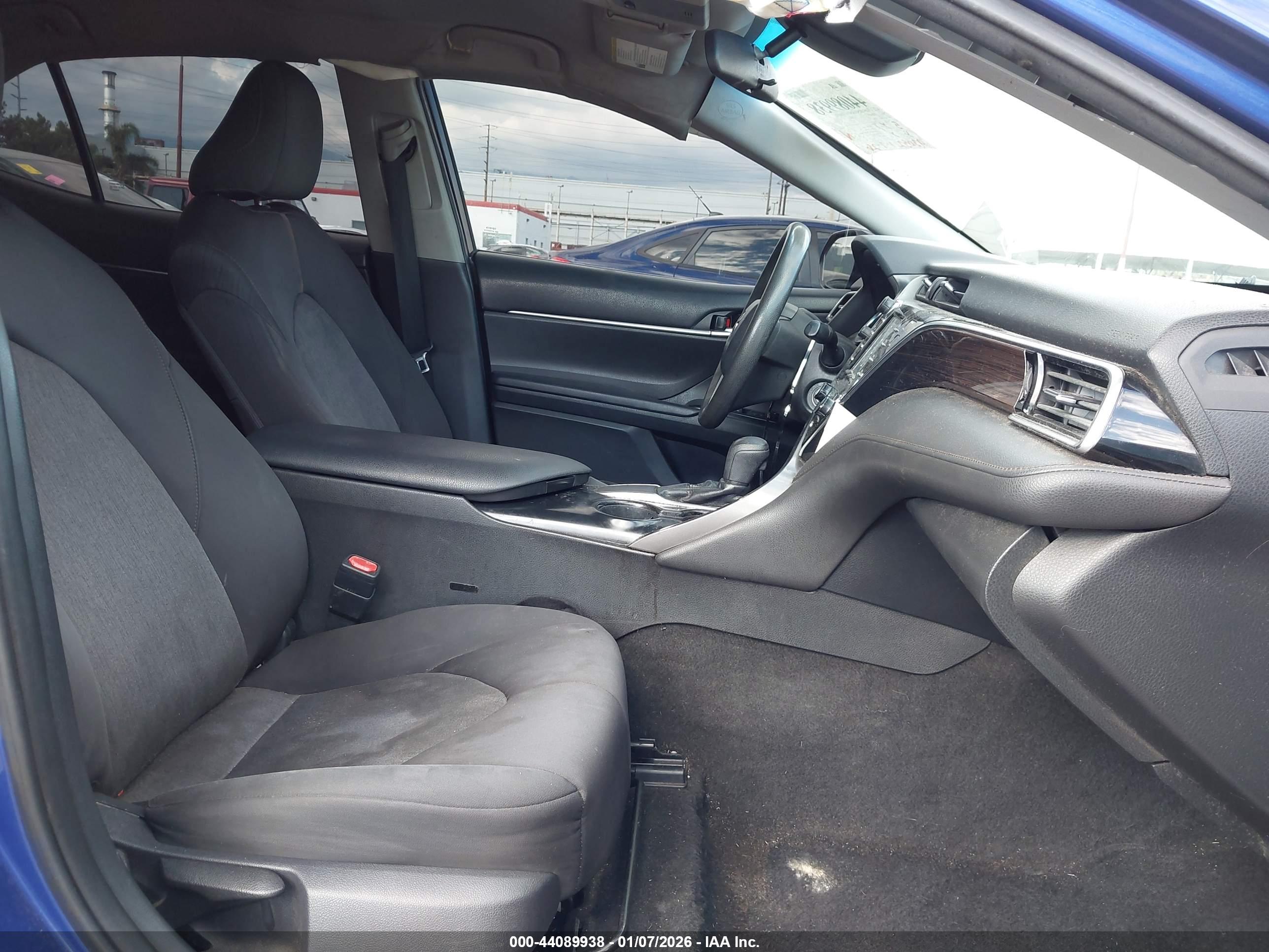 TOYOTA CAMRY image 5