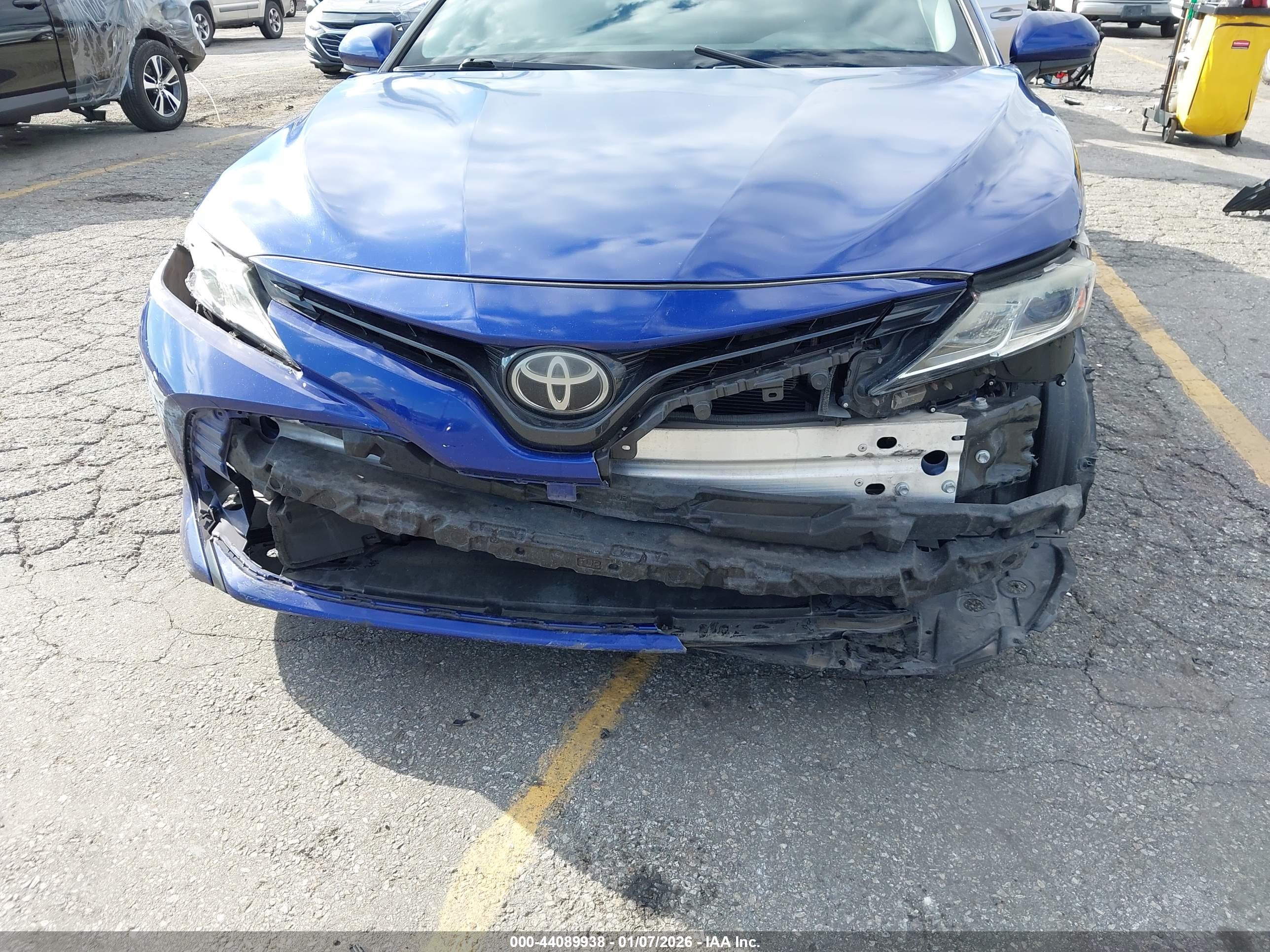 TOYOTA CAMRY image 6