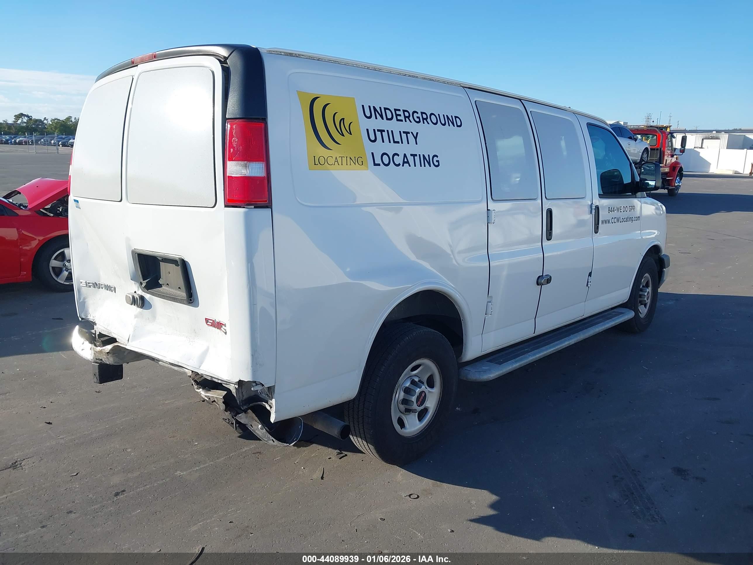 GMC SAVANA image 4