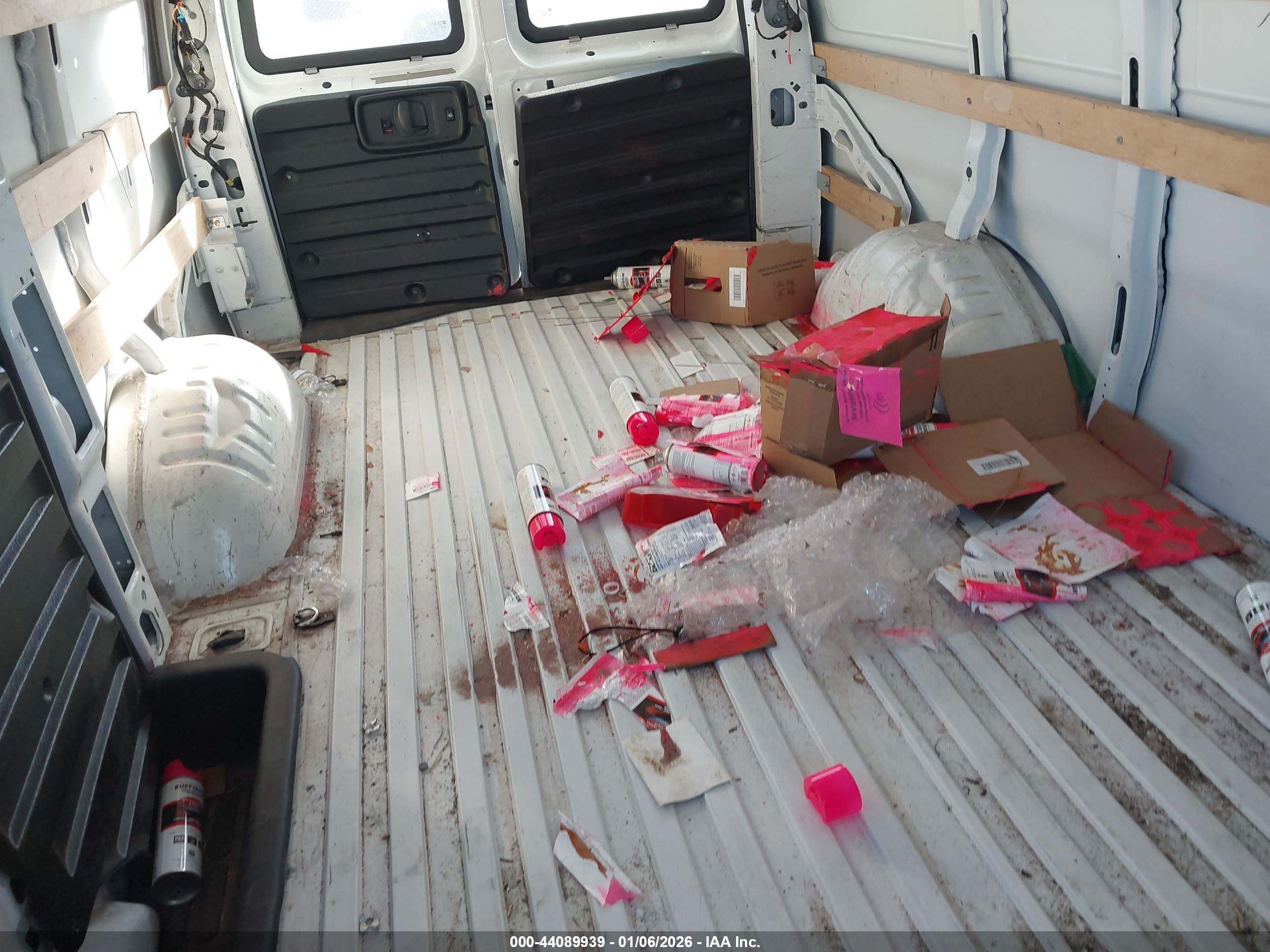 GMC SAVANA image 8