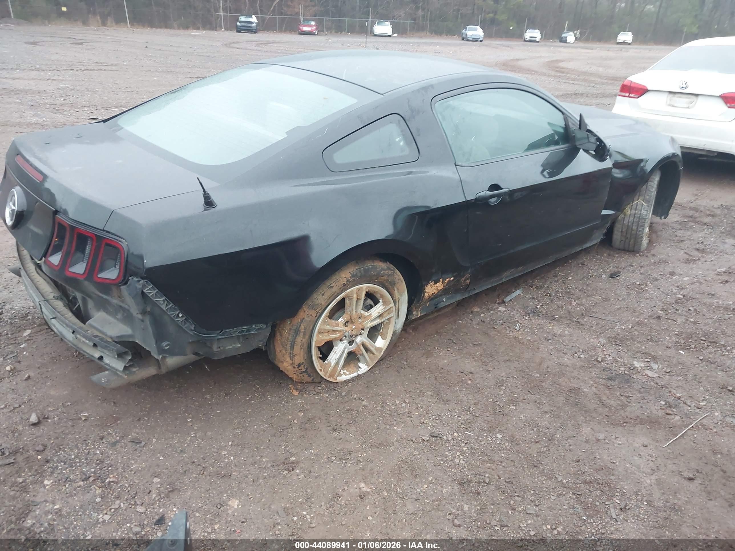 FORD MUSTANG image 4
