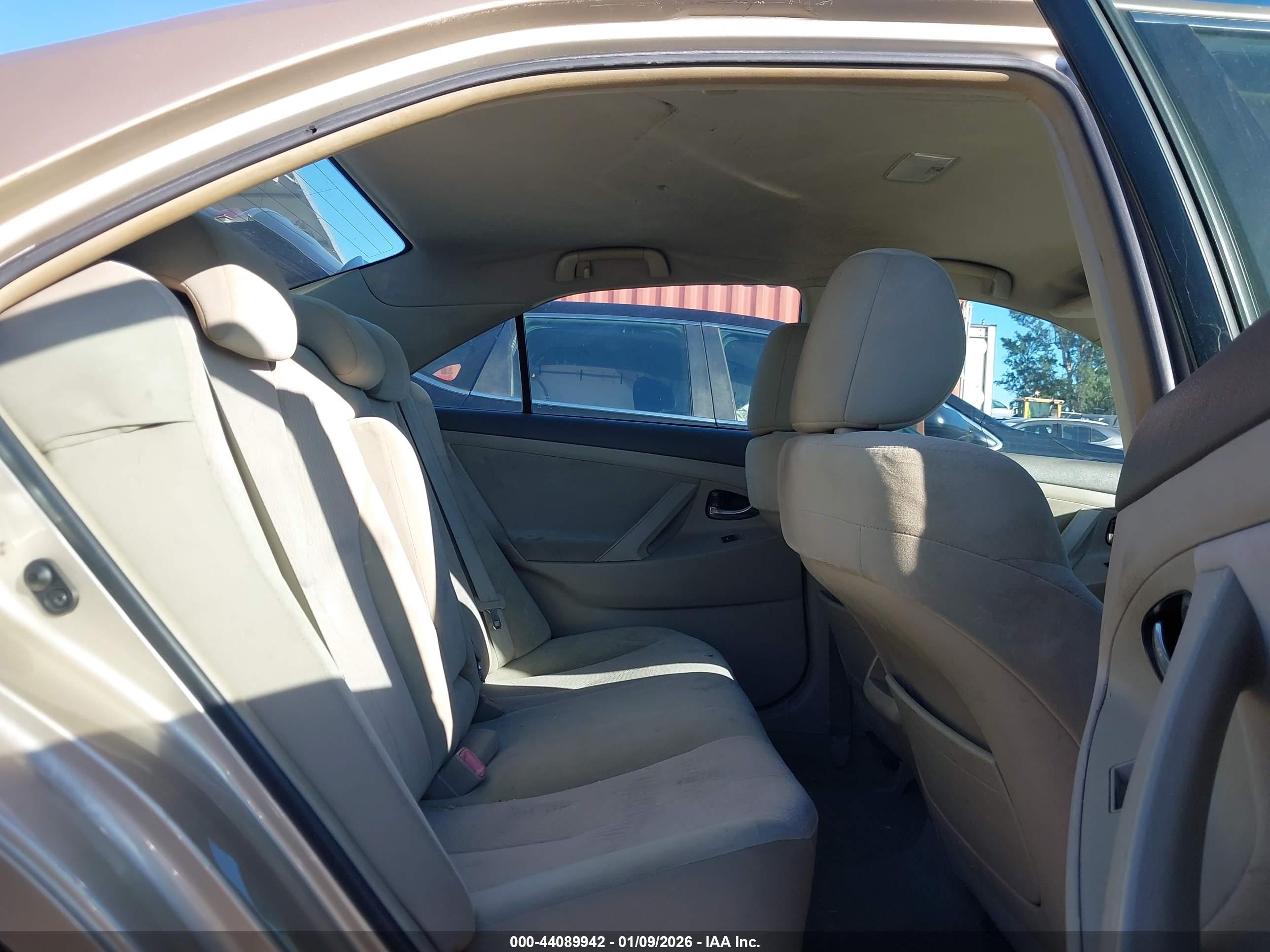TOYOTA CAMRY image 8