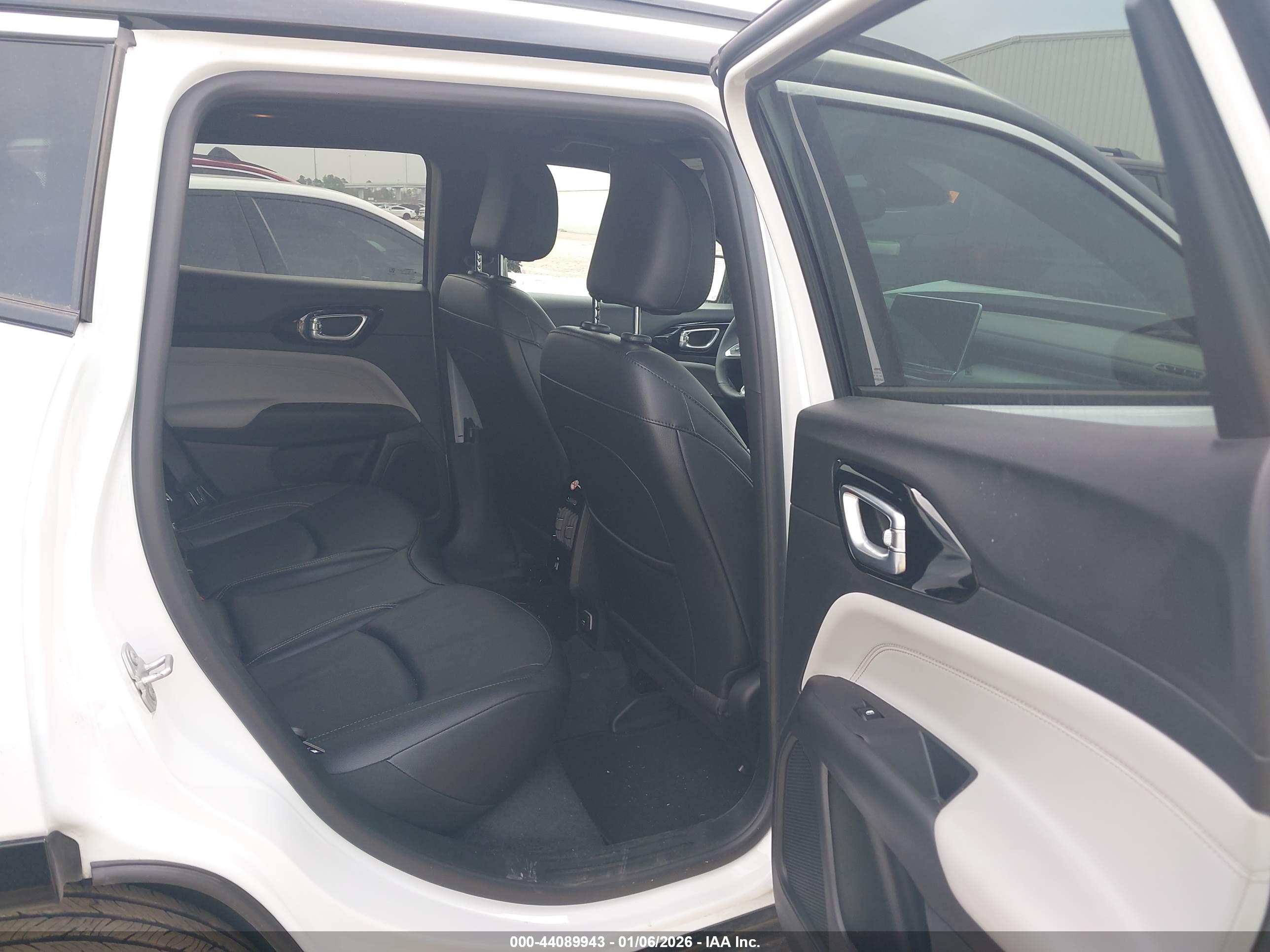 JEEP COMPASS image 8