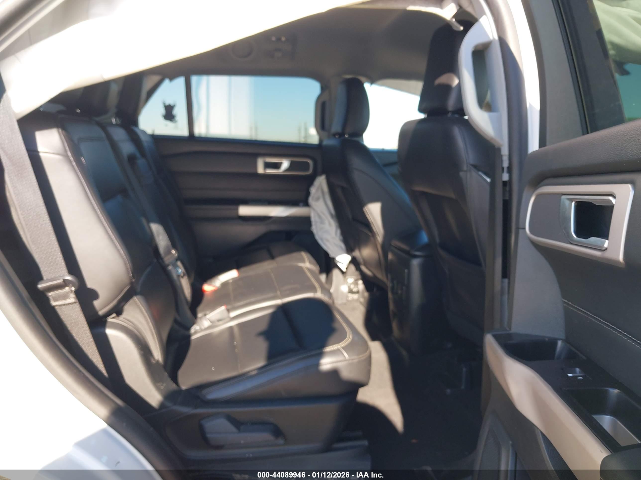 FORD EXPLORER image 8