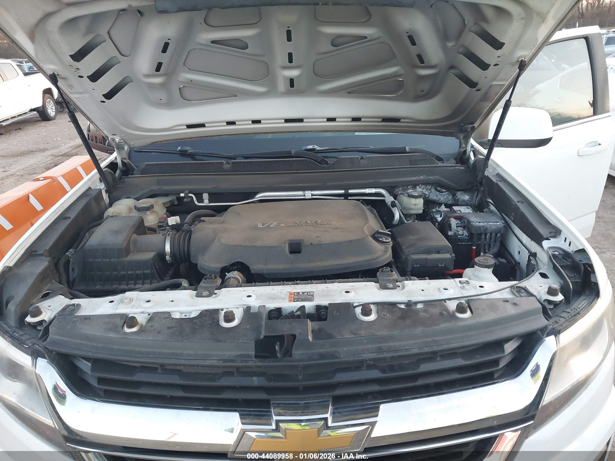 CHEVROLET COLORADO image 10