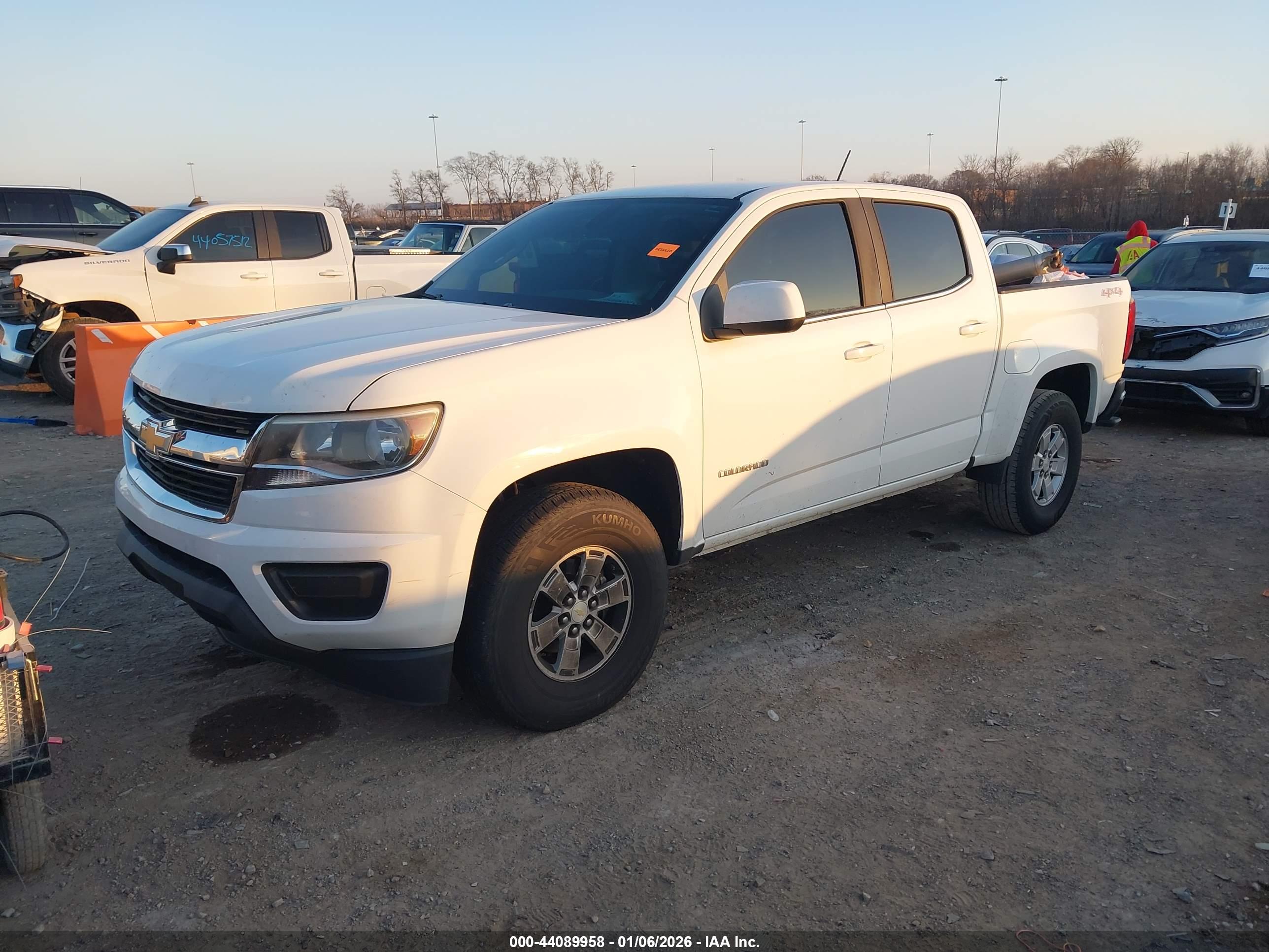 CHEVROLET COLORADO image 2
