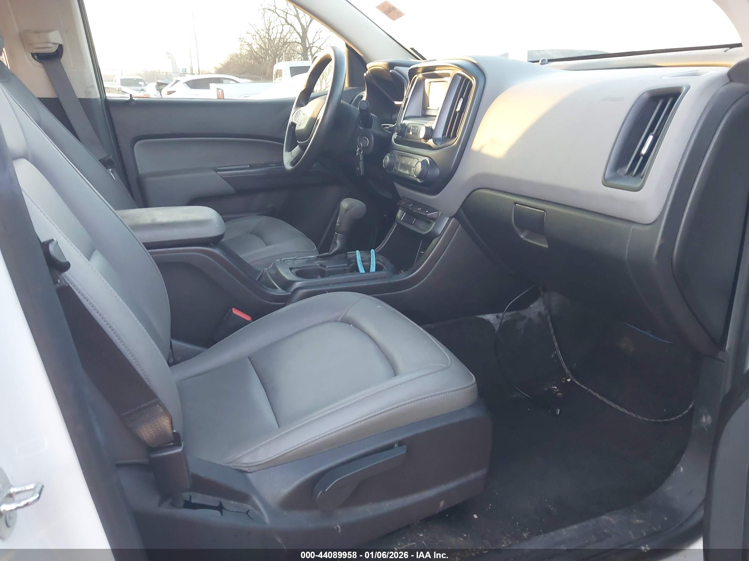CHEVROLET COLORADO image 5