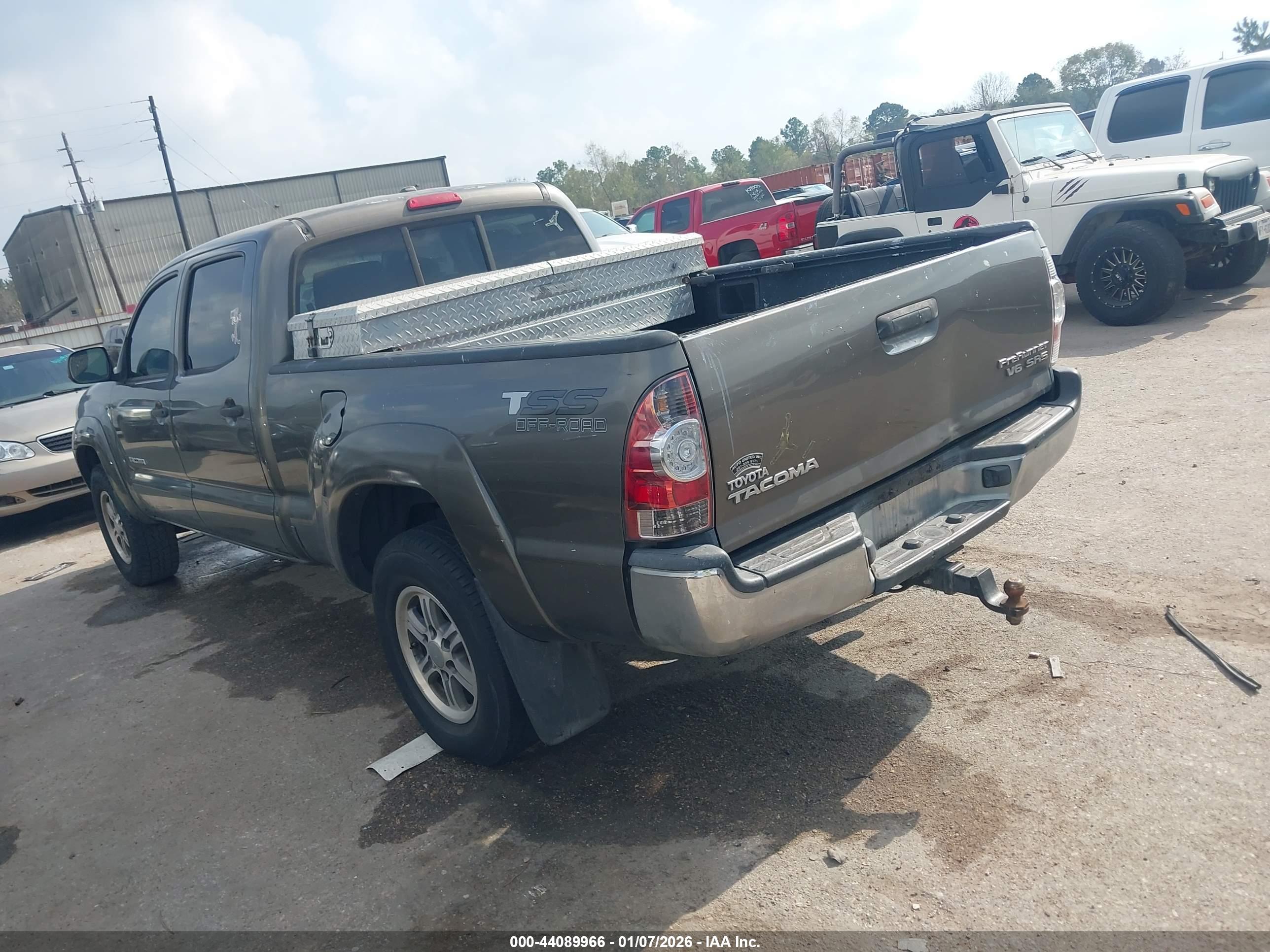 TOYOTA TACOMA image 3