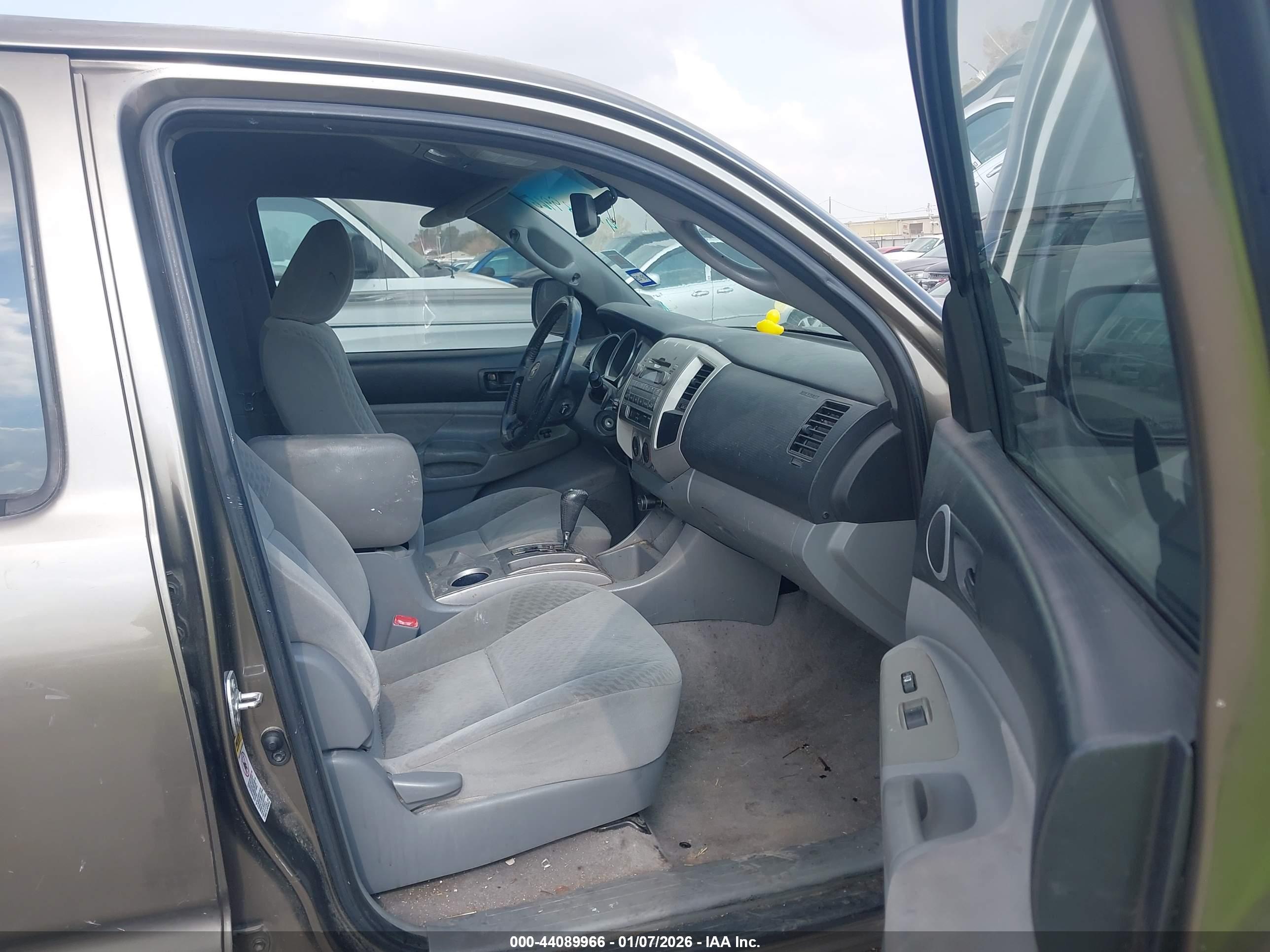 TOYOTA TACOMA image 5