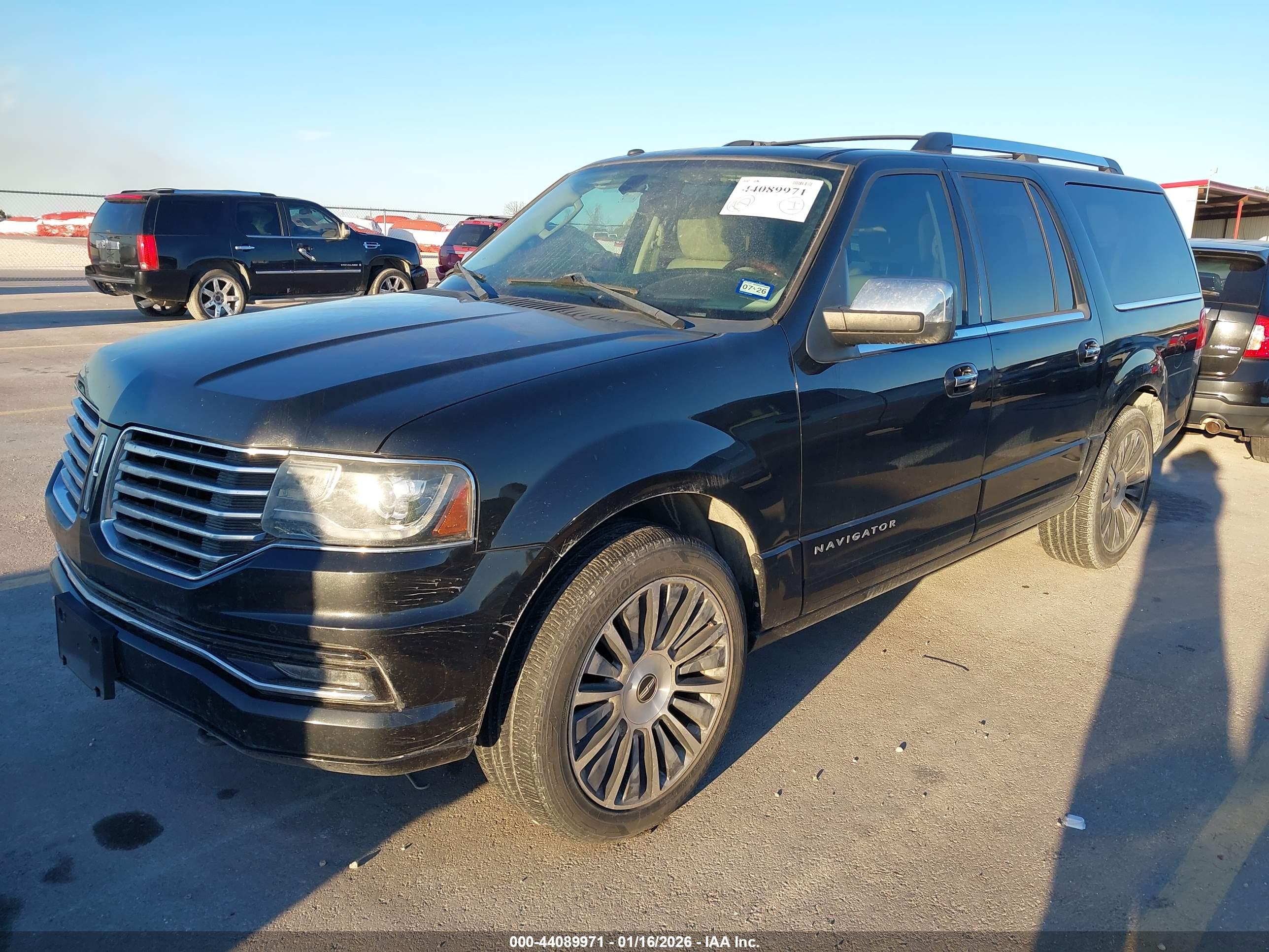 LINCOLN NAVIGATOR image 2