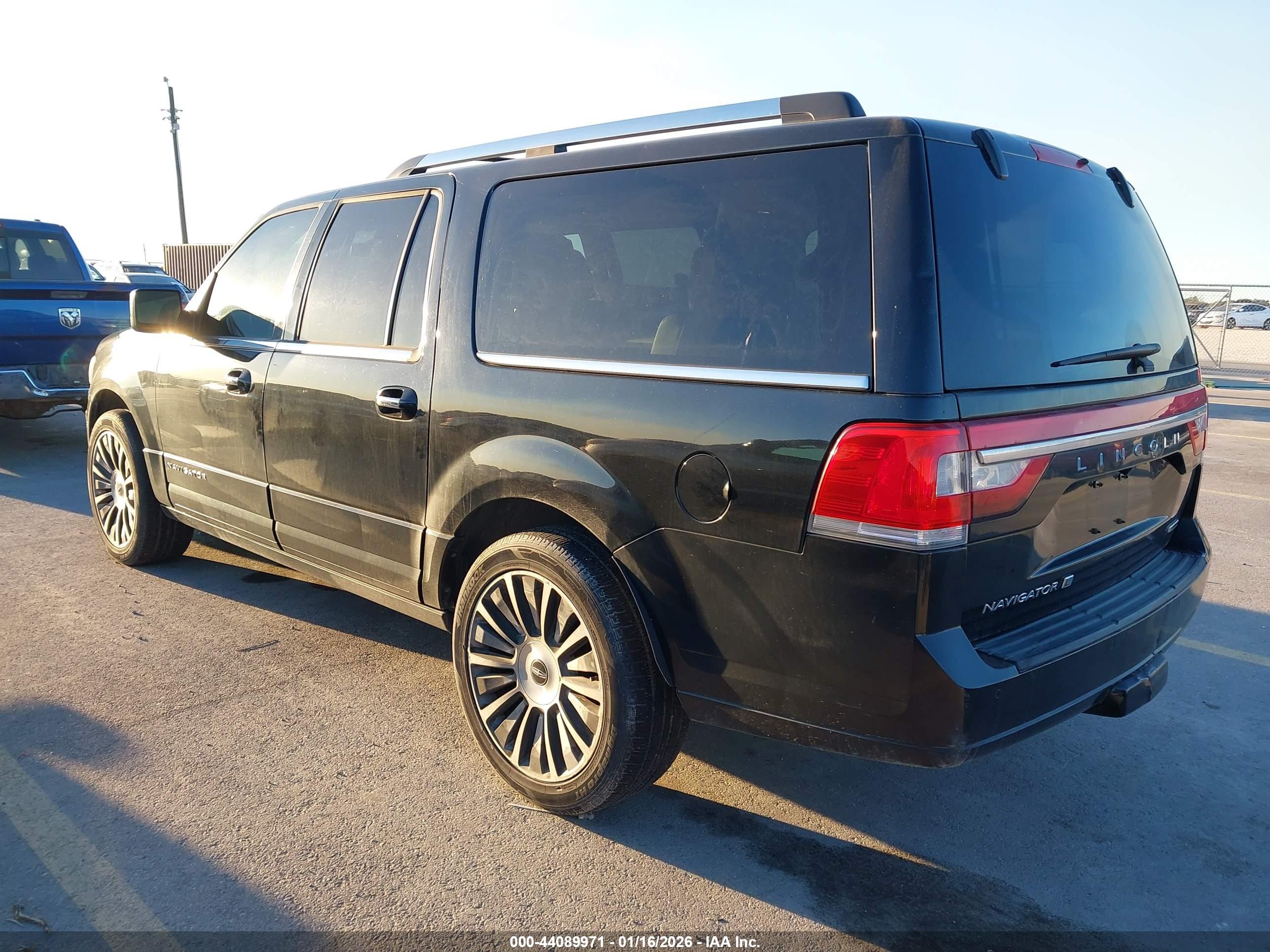 LINCOLN NAVIGATOR image 3