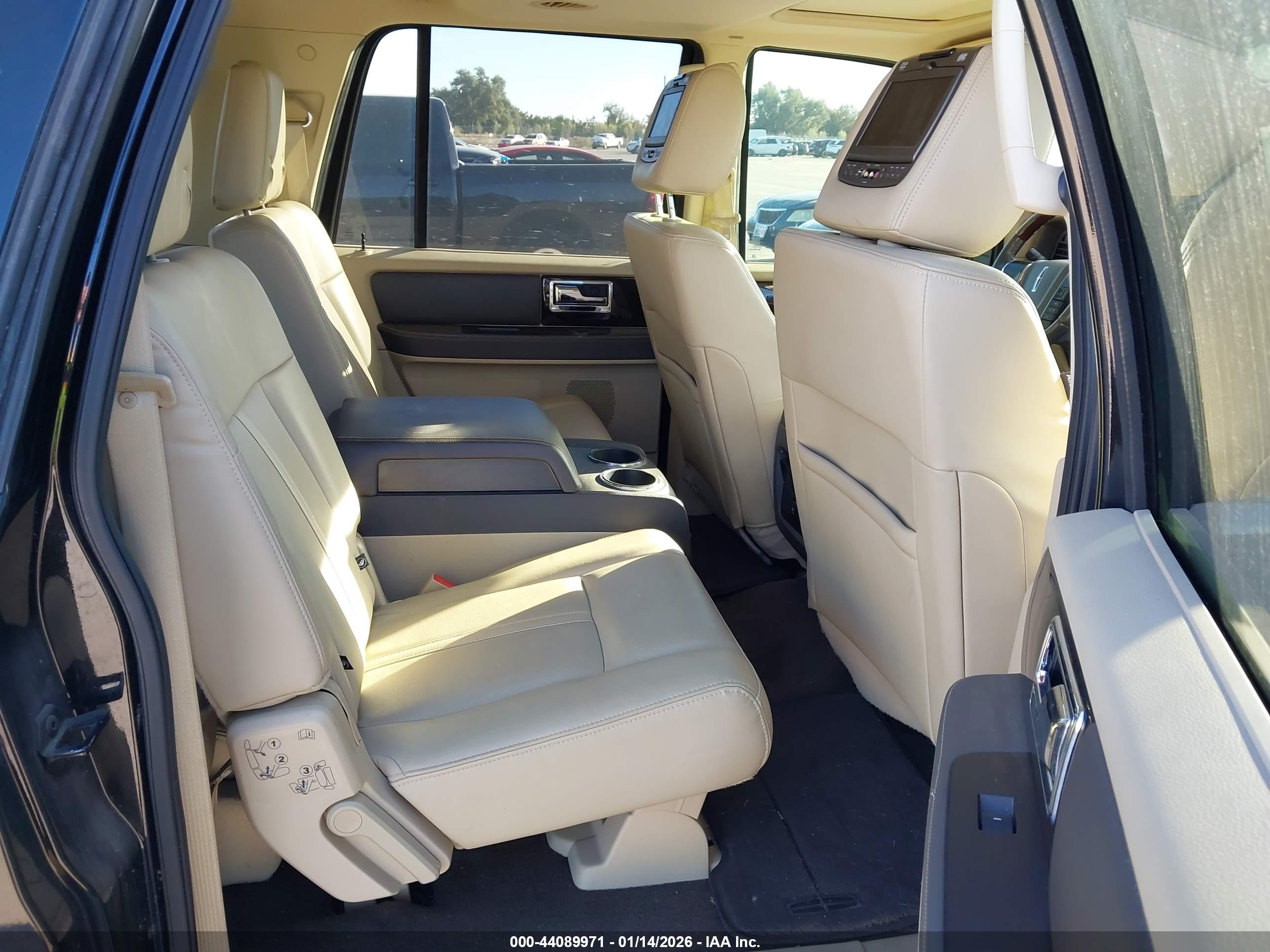 LINCOLN NAVIGATOR image 8