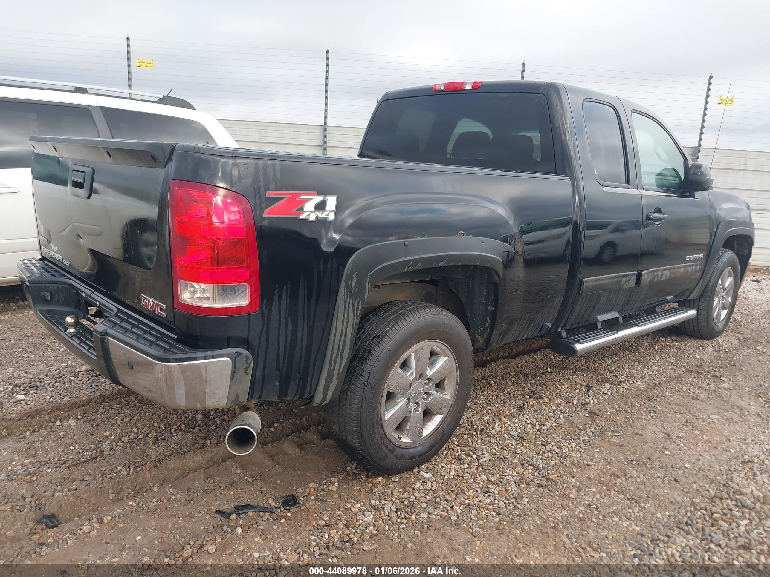 GMC SIERRA image 4