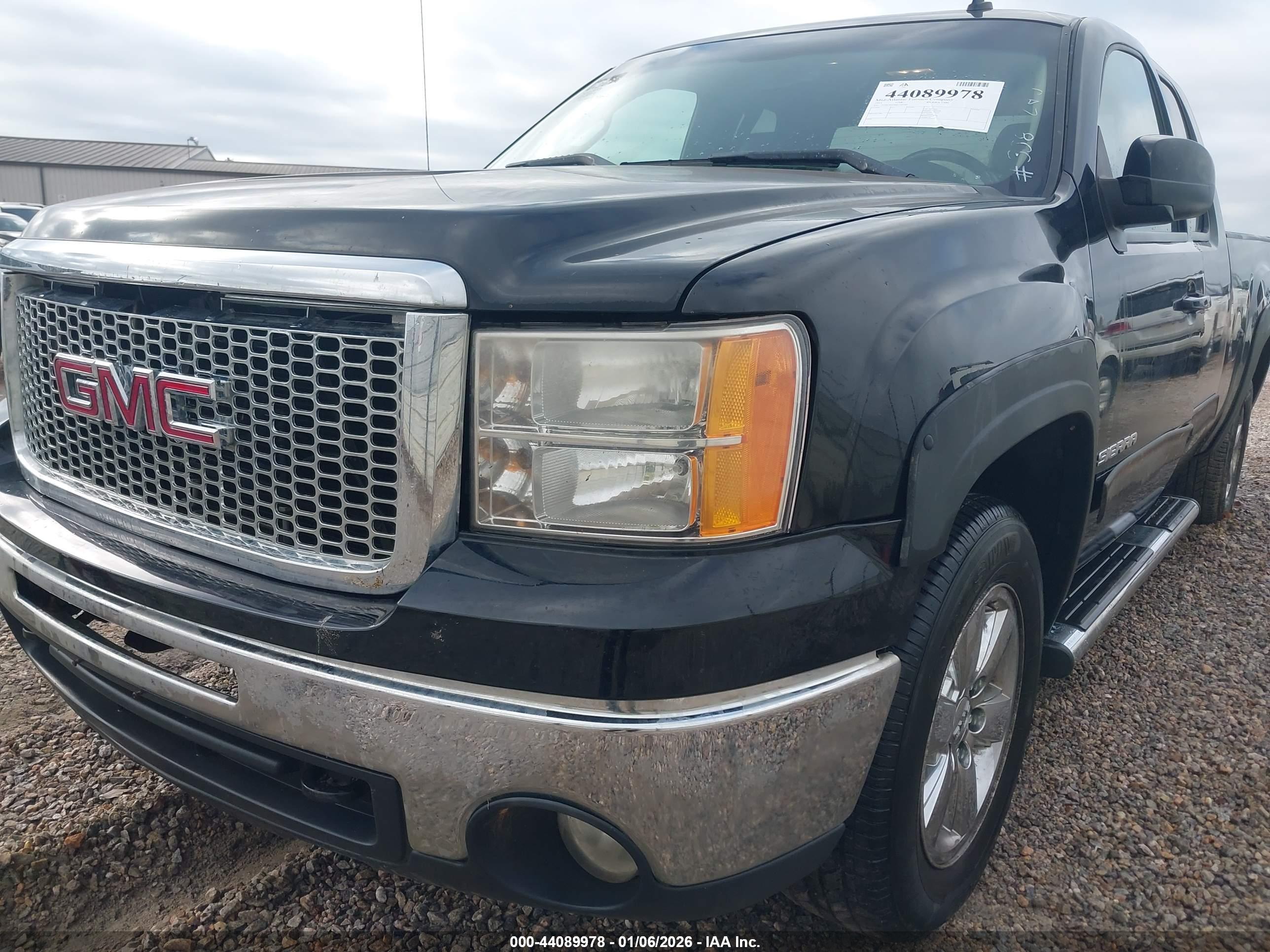 GMC SIERRA image 6