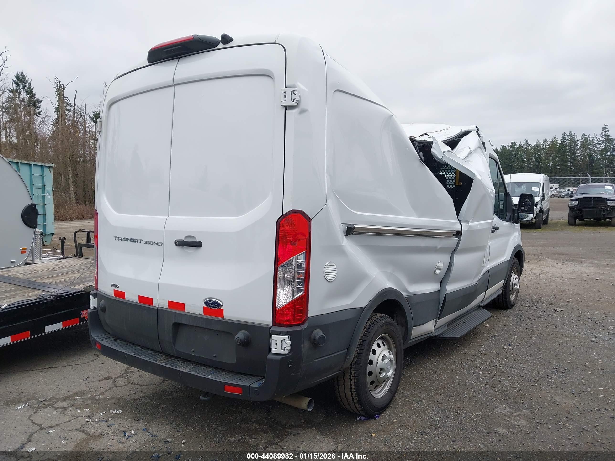 FORD TRANSIT-350 image 4