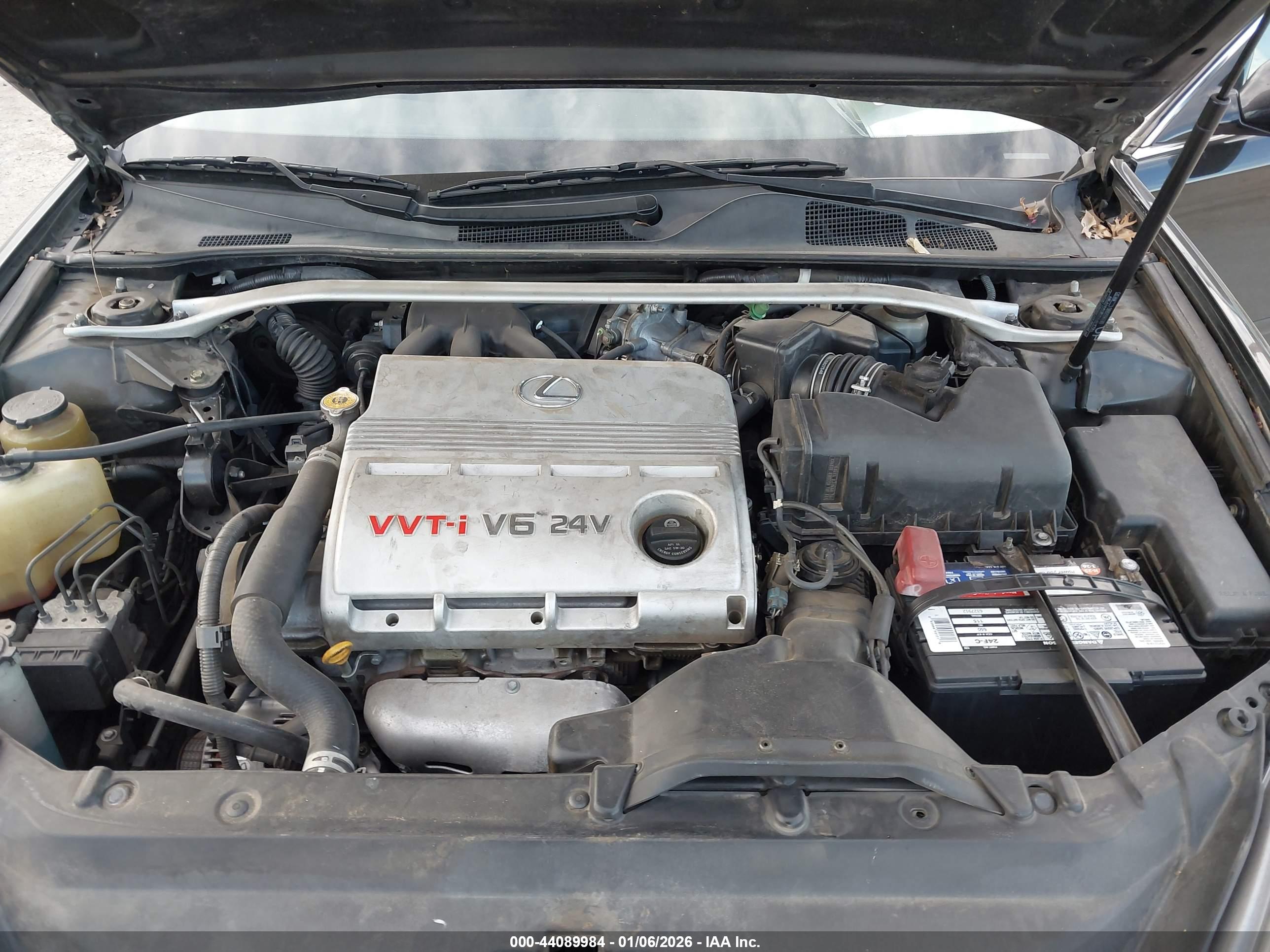 LEXUS ES image 10