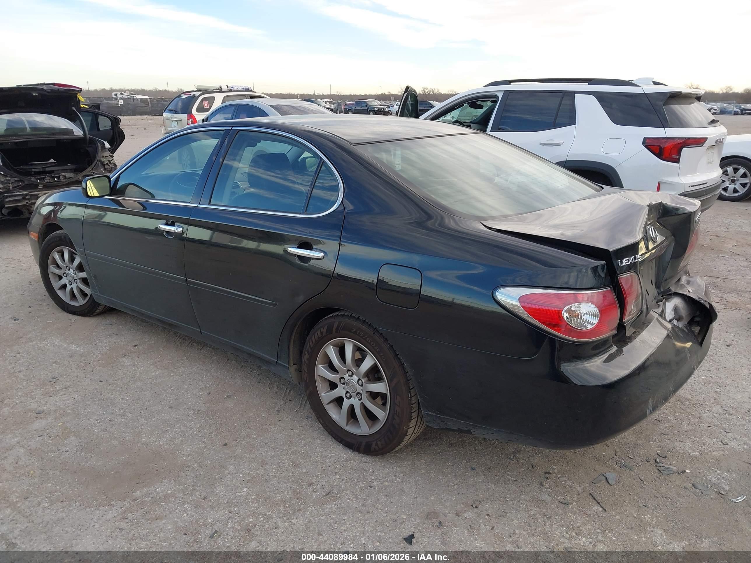 LEXUS ES image 3