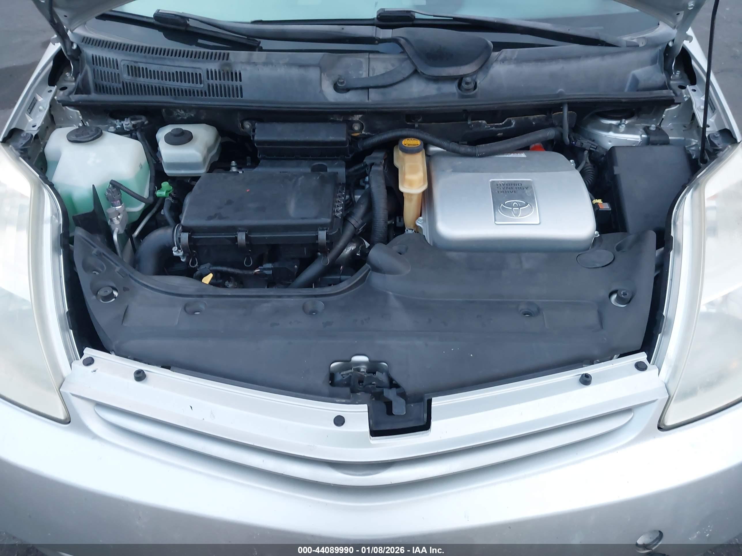 TOYOTA PRIUS image 10