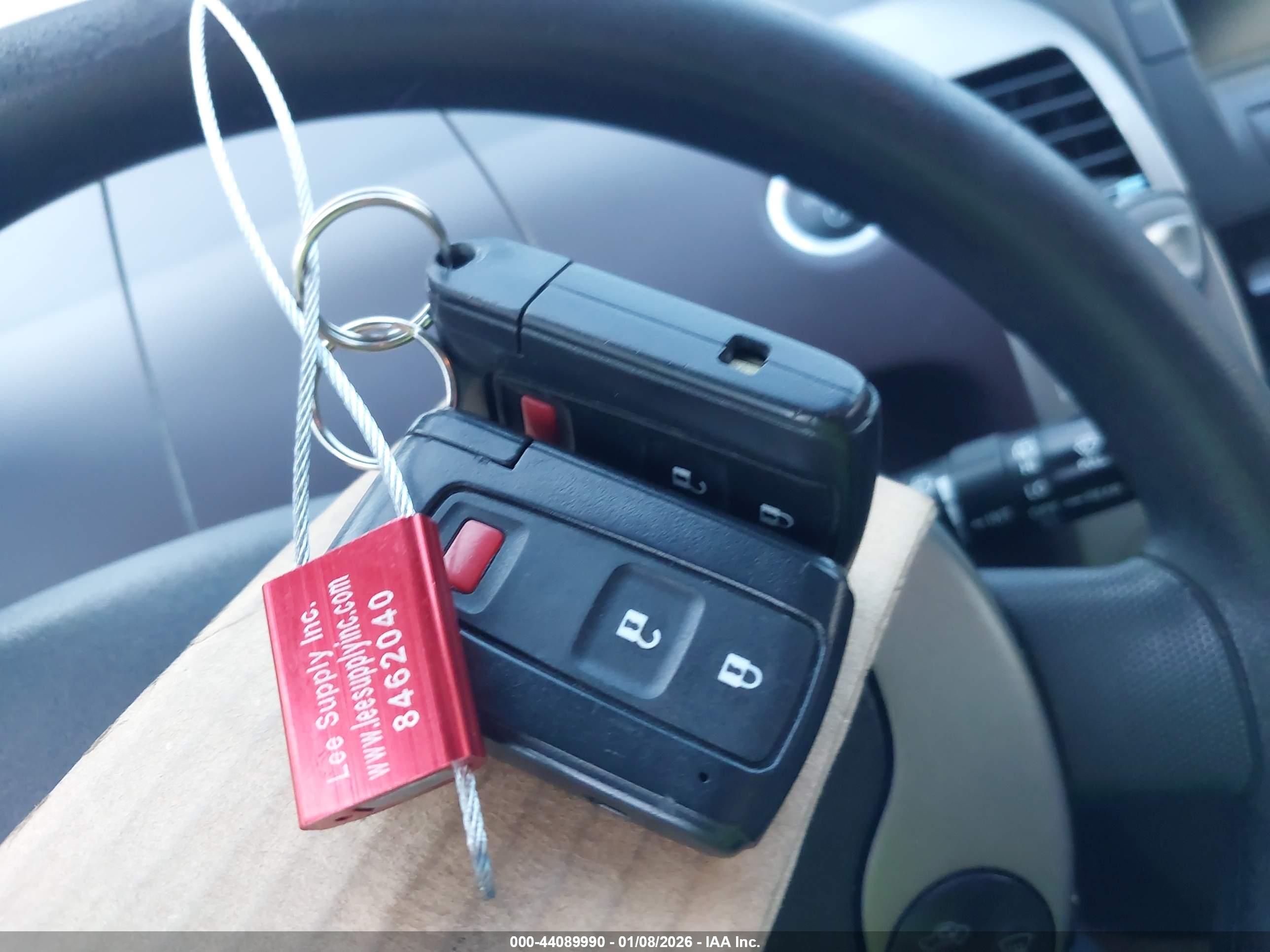 TOYOTA PRIUS image 11