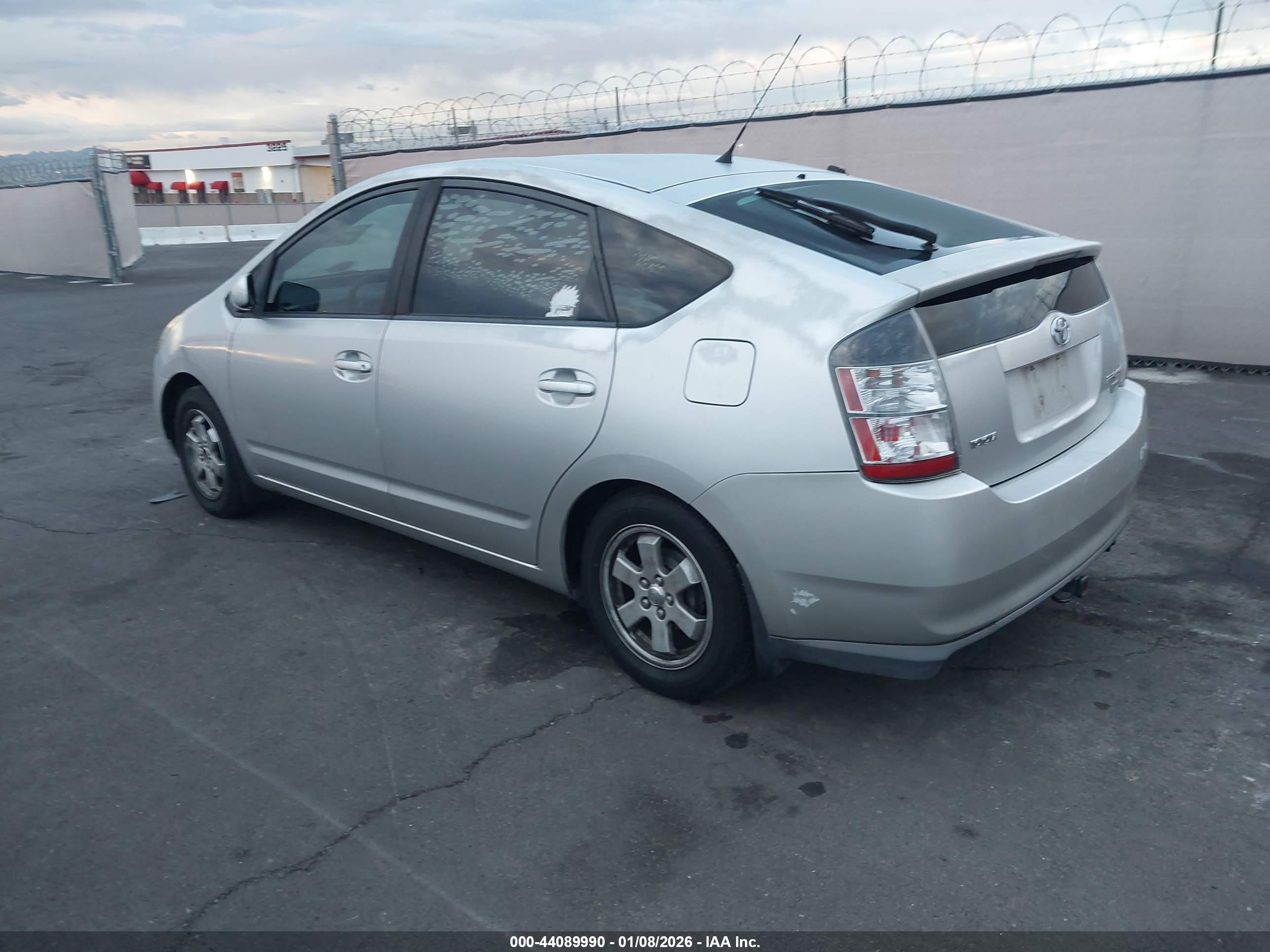 TOYOTA PRIUS image 3