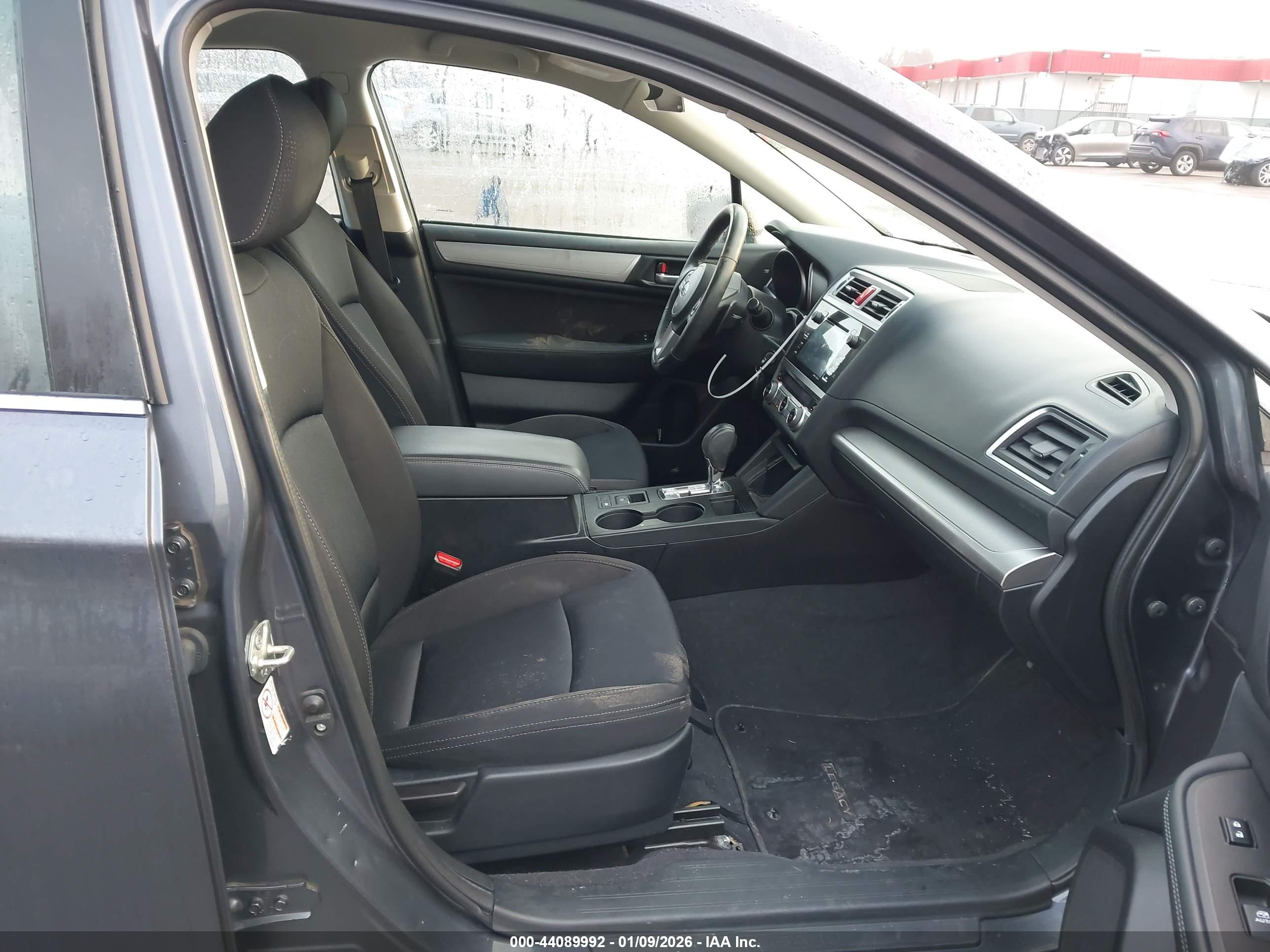 SUBARU LEGACY image 5