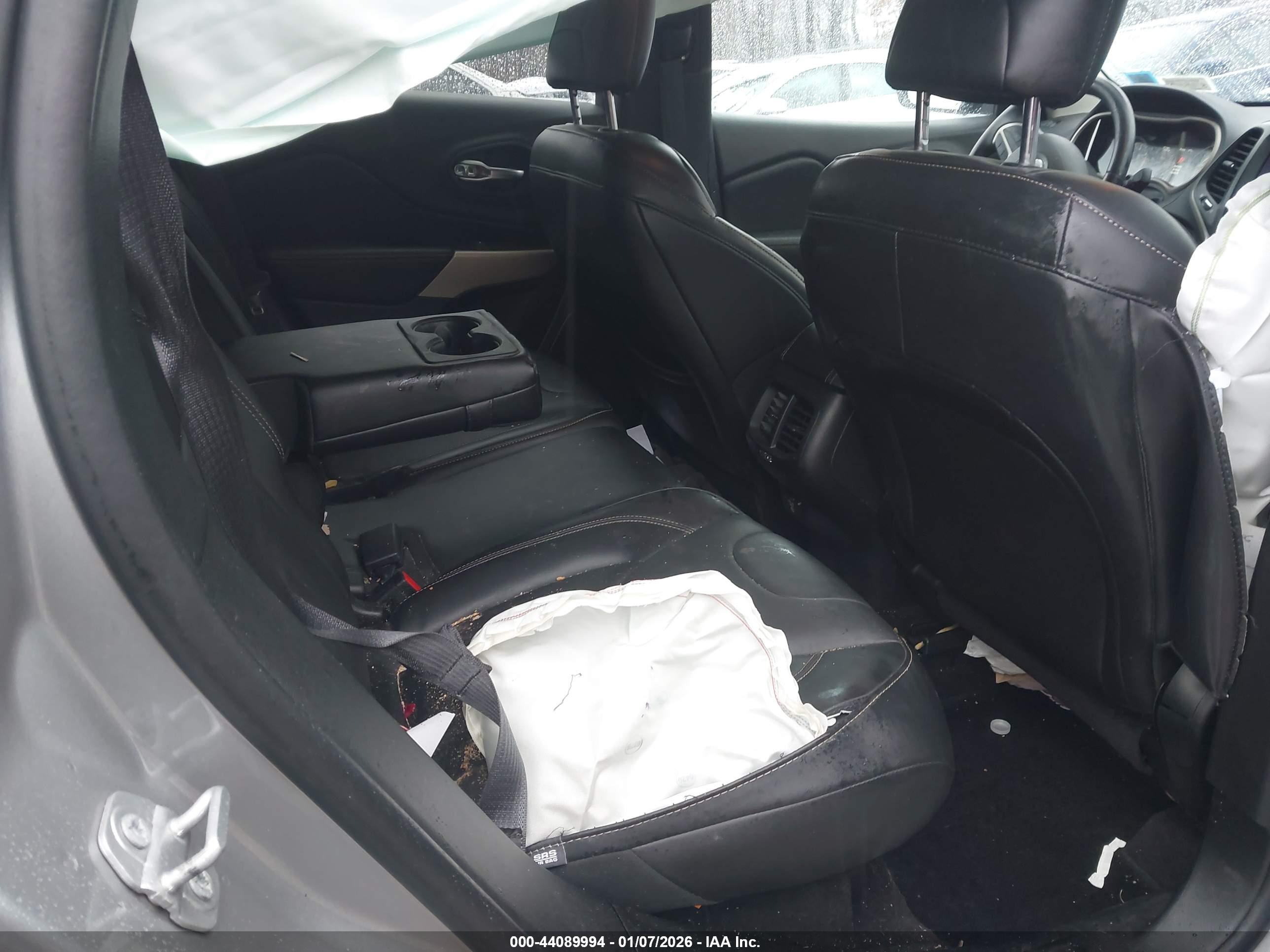 JEEP CHEROKEE image 8