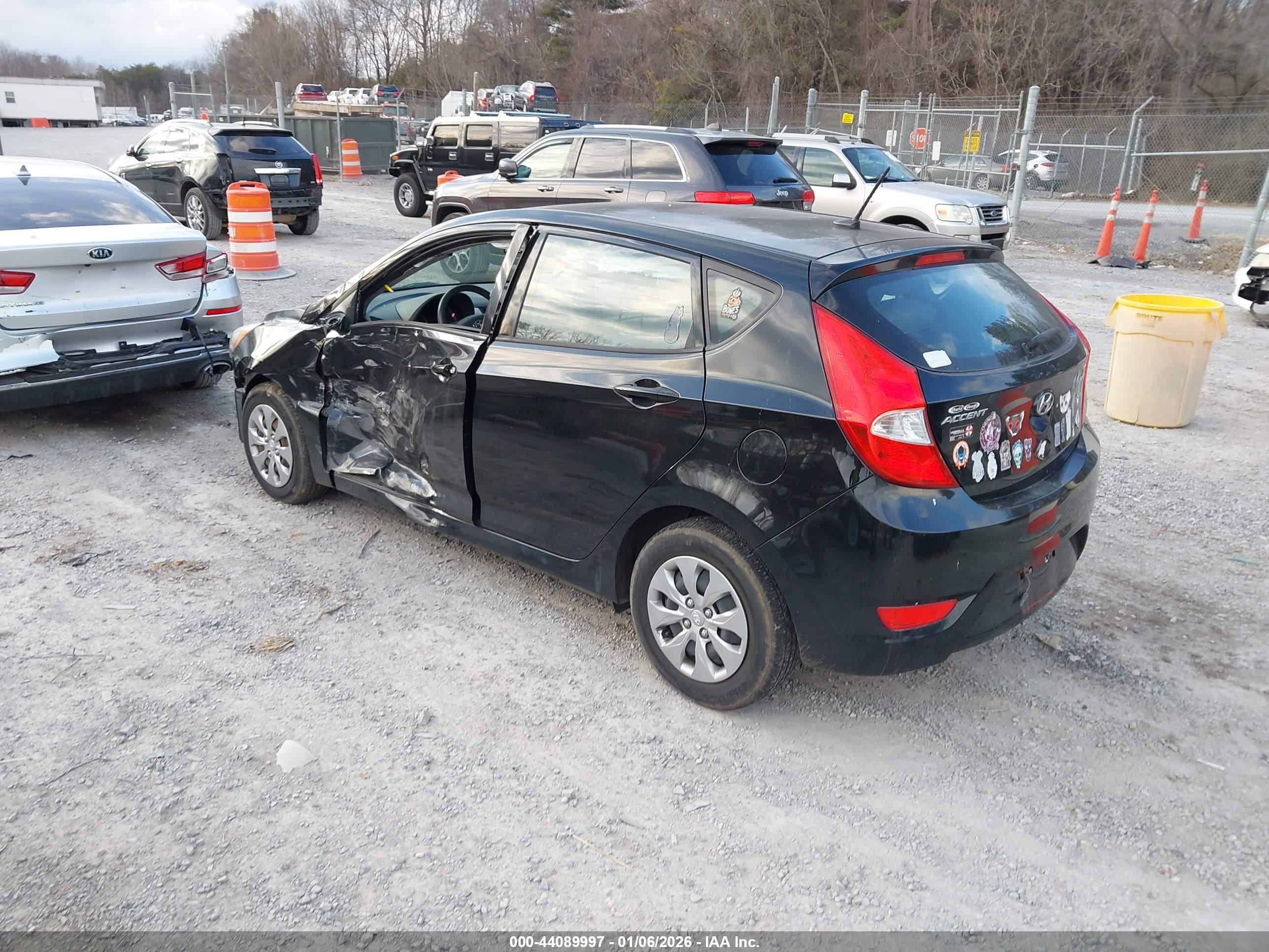 HYUNDAI ACCENT image 3
