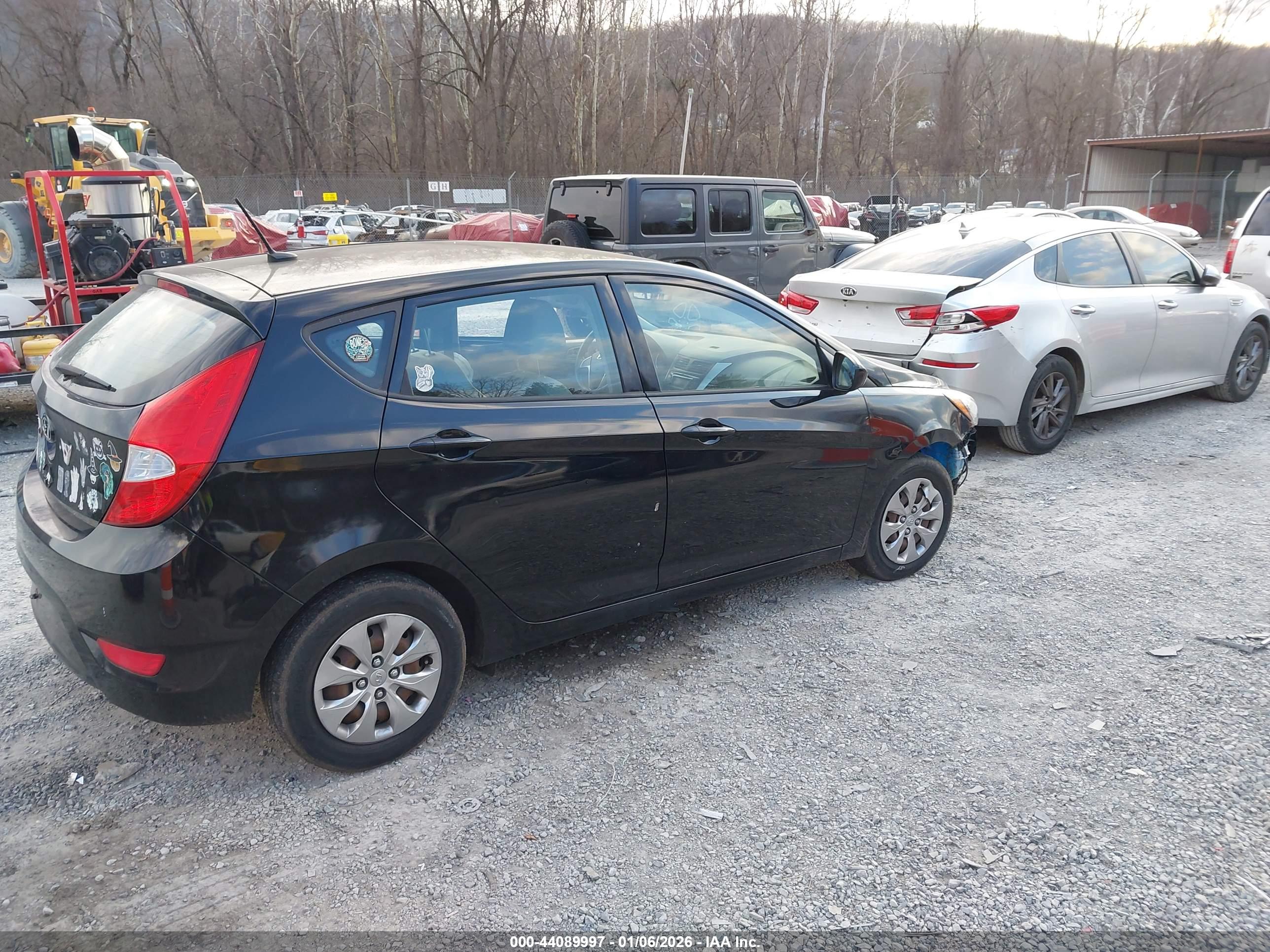 HYUNDAI ACCENT image 4