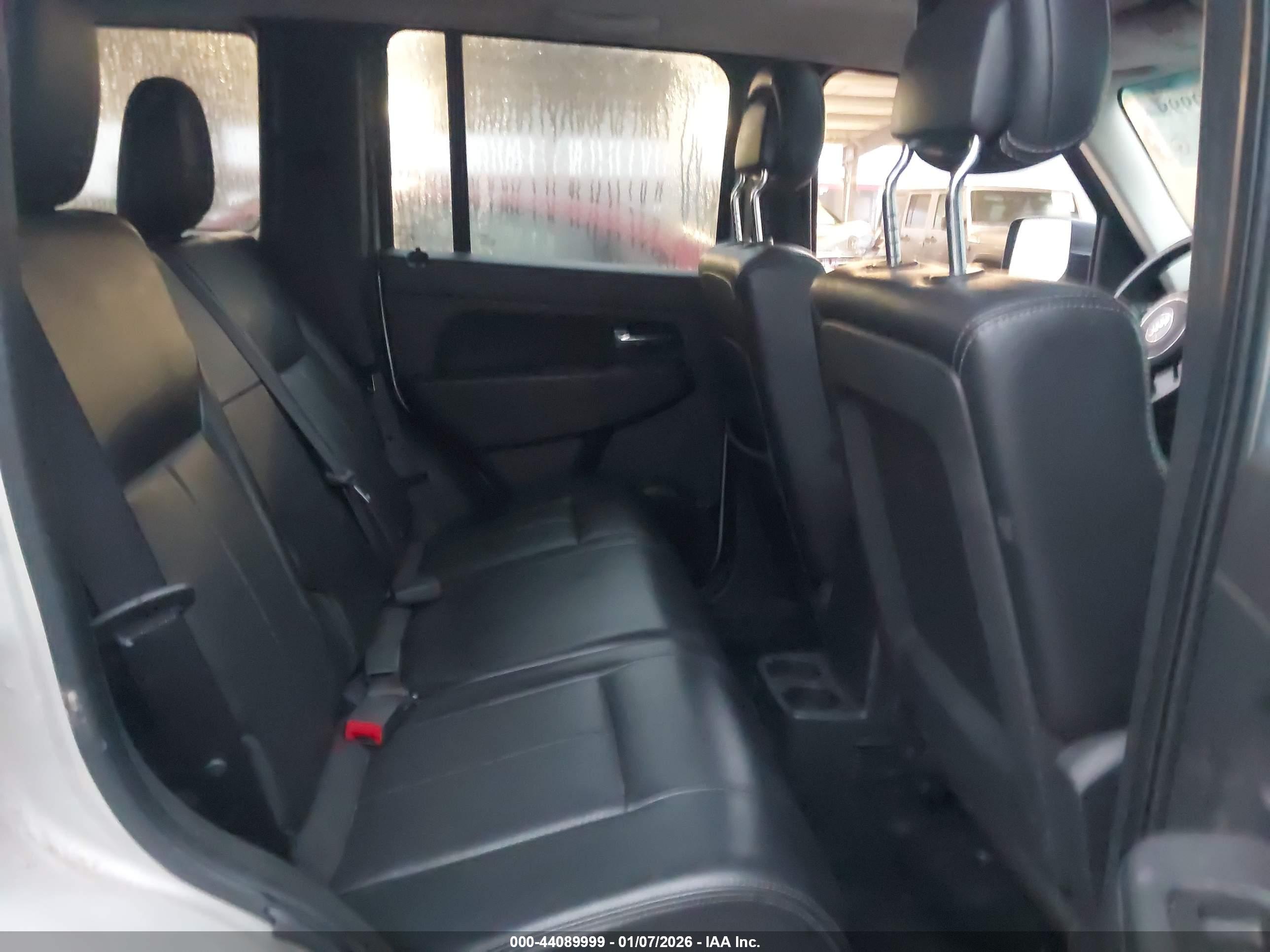 JEEP LIBERTY image 8