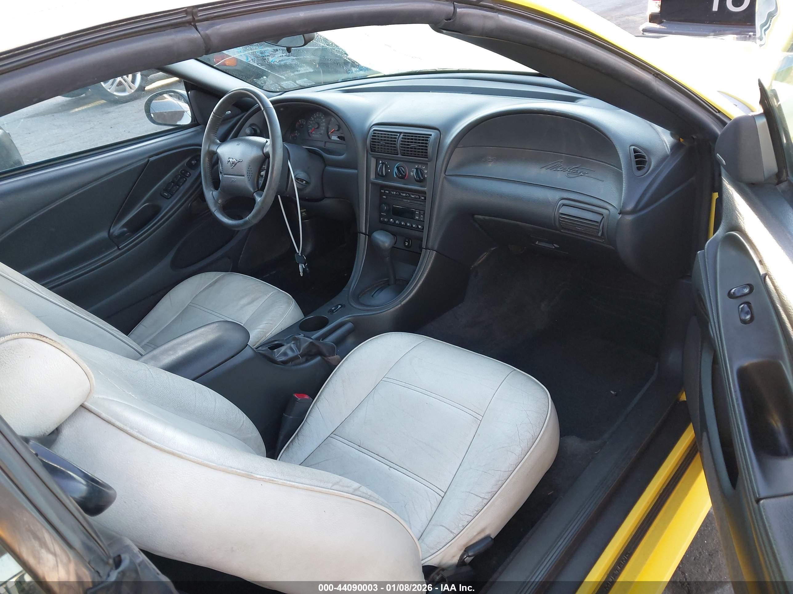 FORD MUSTANG image 5