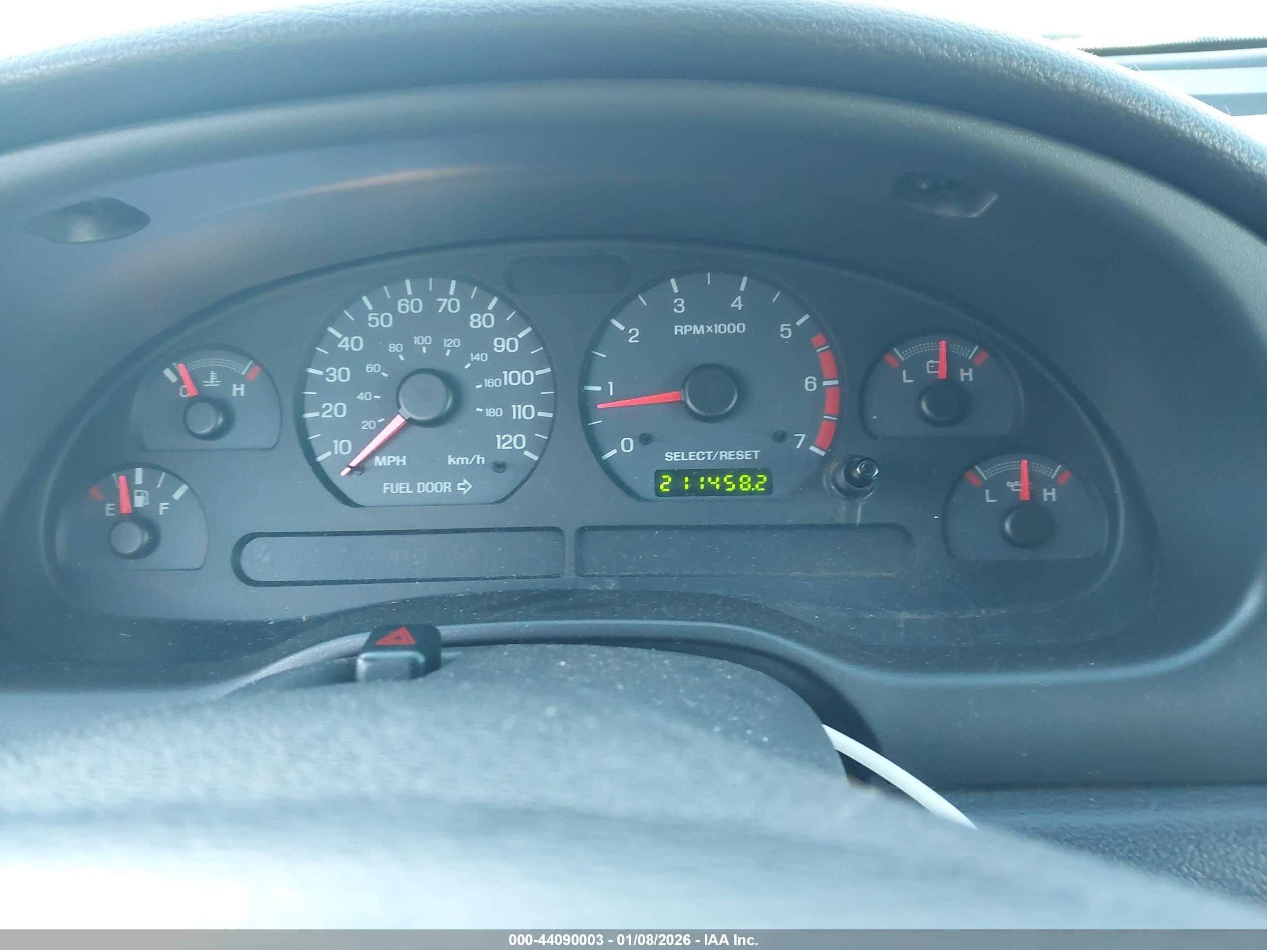 FORD MUSTANG image 7