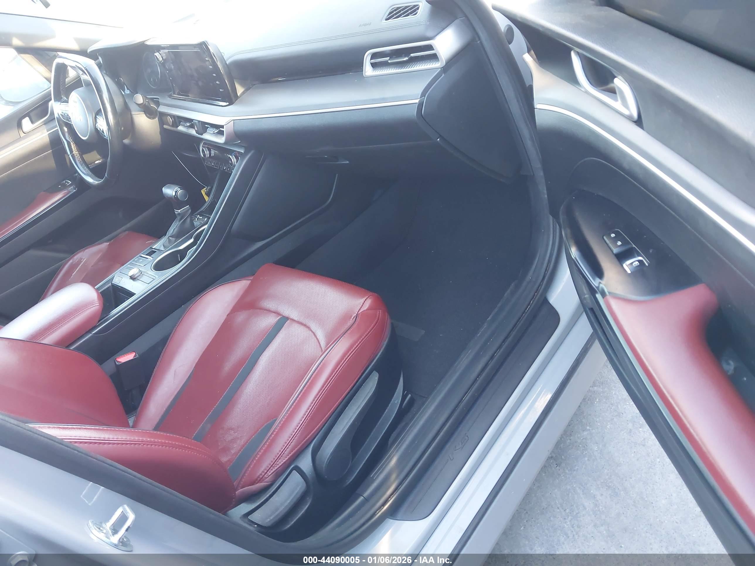 KIA K5 image 5